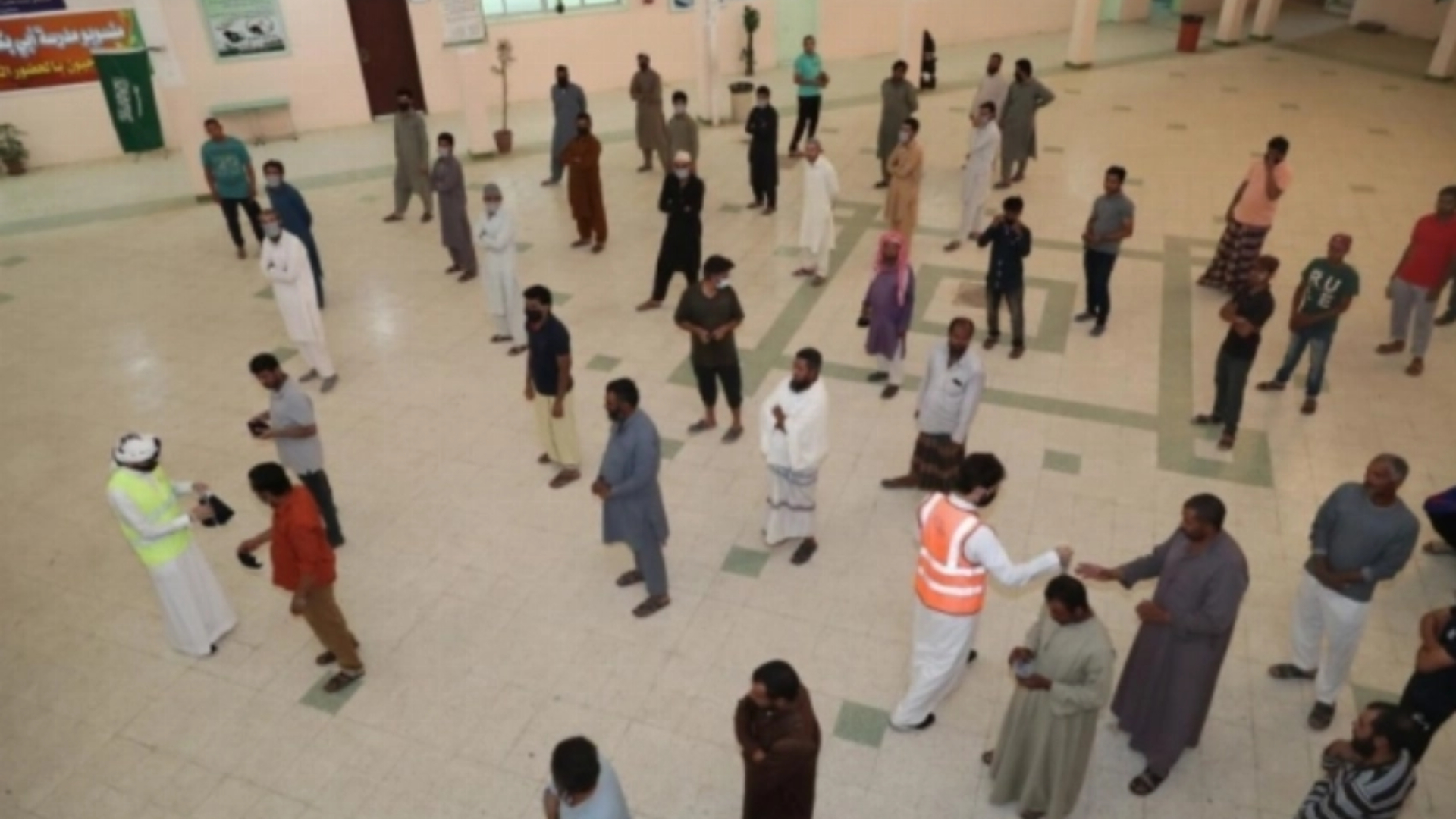 গৃহকর্মীদের কাছ থেকে যেকোনো ফি নেয়া নিষিদ্ধ করল সৌদি আরব