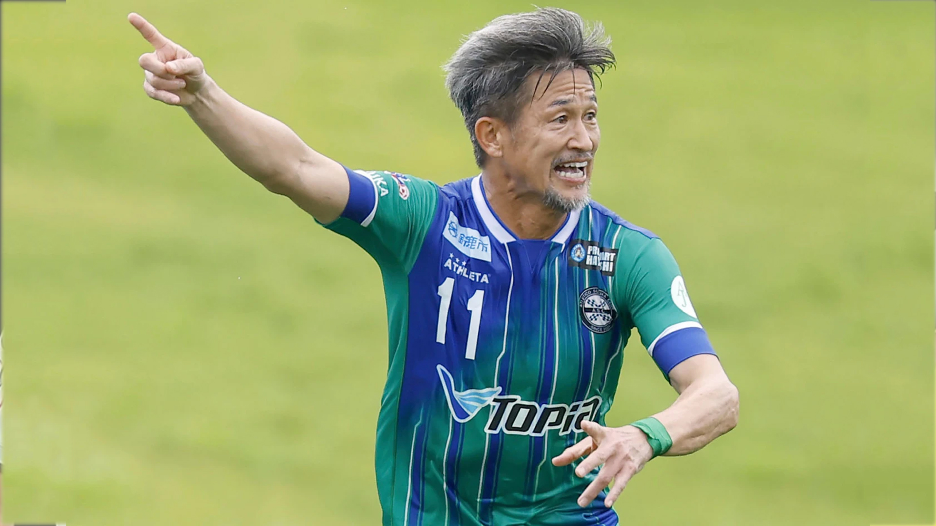 ৫৯ বছর বয়সেও নতুন ক্লাবে বিশ্বের সবচেয়ে বয়স্ক ফুটবলার