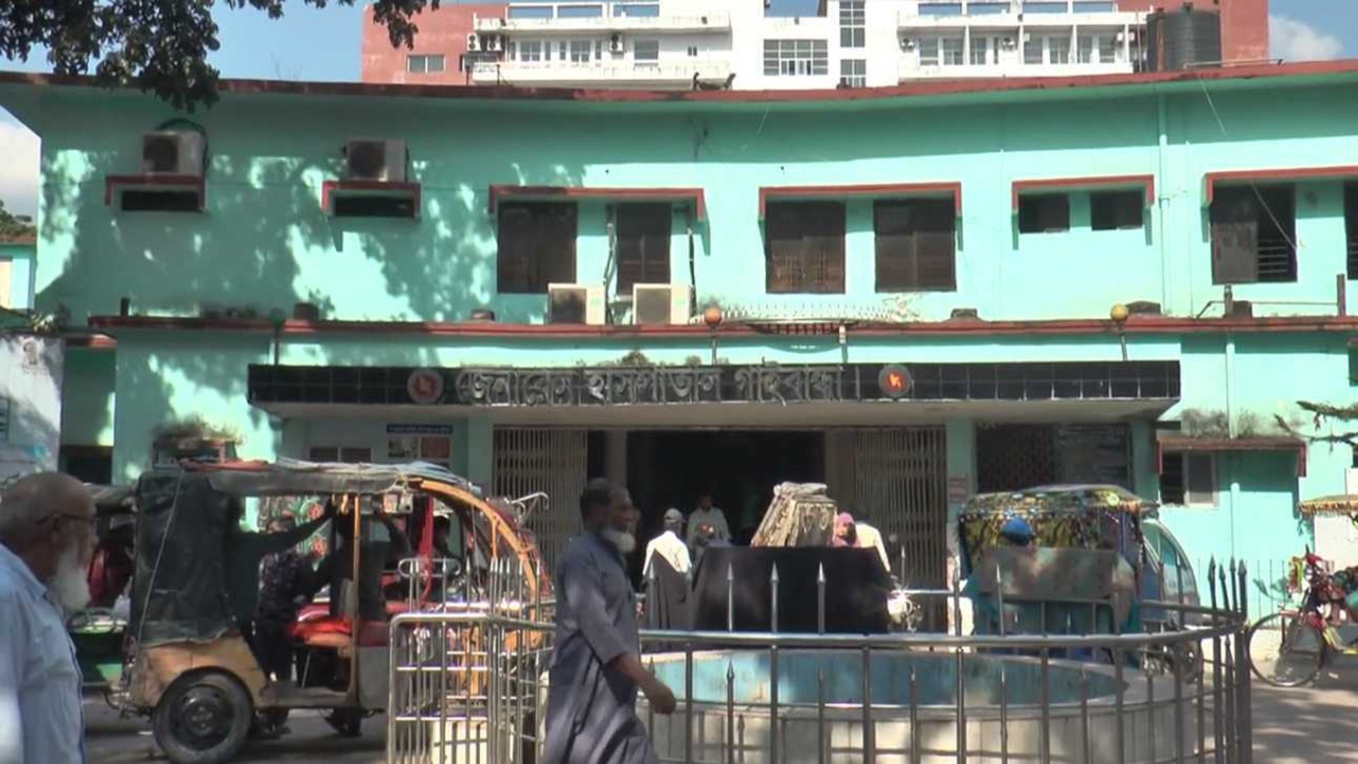 নানা জটিলতায় চিকিৎসা কার্যক্রম ব্যাহত গাইবান্ধা জেনারেল হাসপাতালে