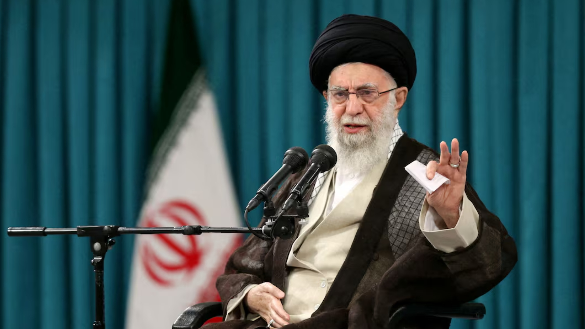 ট্রাম্পকেই ক্ষমতাচ্যুত করার হুঁশিয়ারি দিলেন খামেন...