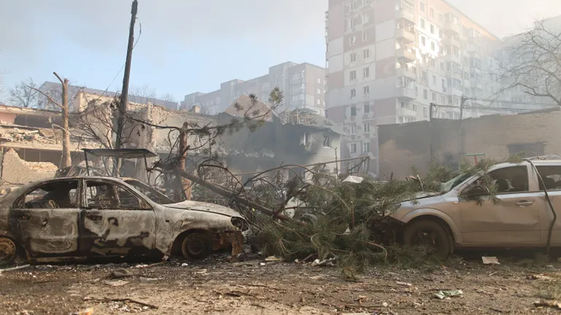 ইউক্রেন যুদ্ধের অবসানে ট্রাম্পের ২৮ দফা শান্তি পরিকল্পনায় কী আছে