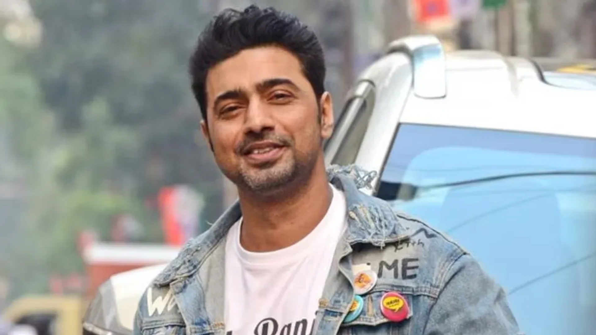 রাজনীতি থেকে সরে যাচ্ছেন দেব?