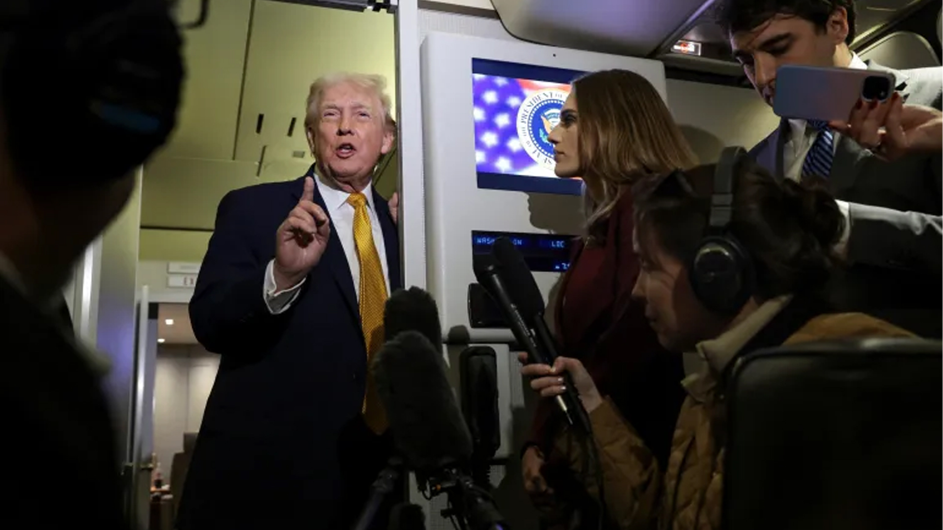 এবার কলম্বিয়ার প্রেসিডেন্টকে ট্রাম্পের হুমকি, বললেন কিউবাও পতনের মুখে