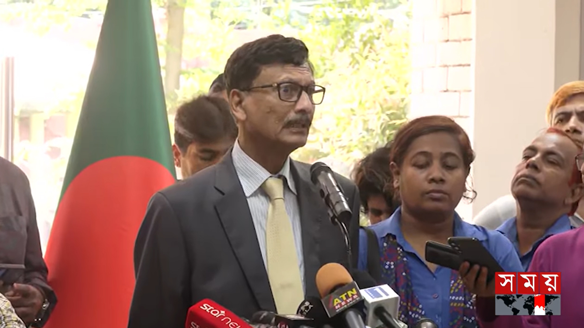 Romi Rain guruhi porno video