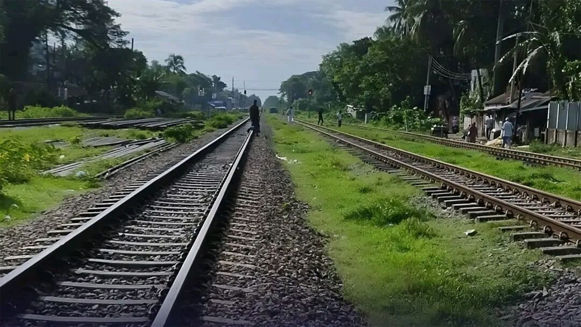 ফেনীতে ট্রেনে কাটা পড়ে প্রাণ গেল গৃহবধূর