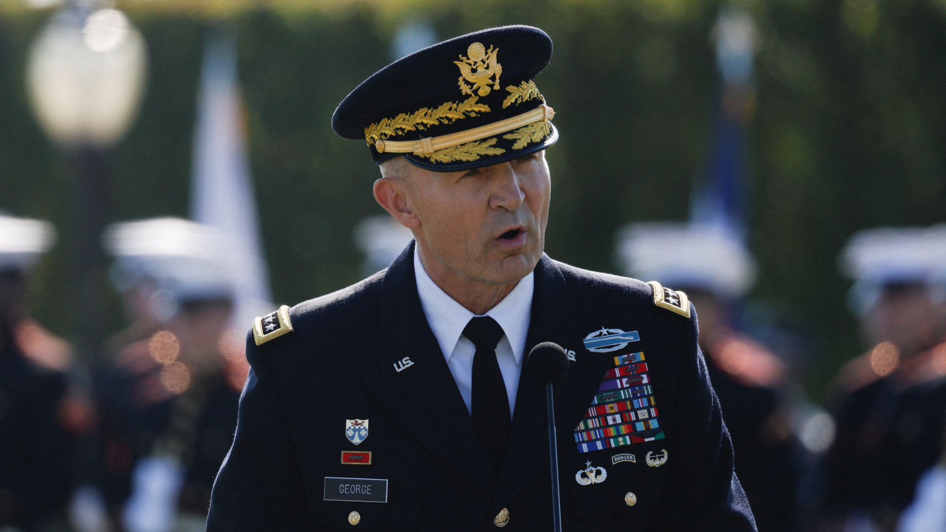 মার্কিন সেনাপ্রধান জেনারেল র‍্যান্ডি জর্জ বরখাস্ত