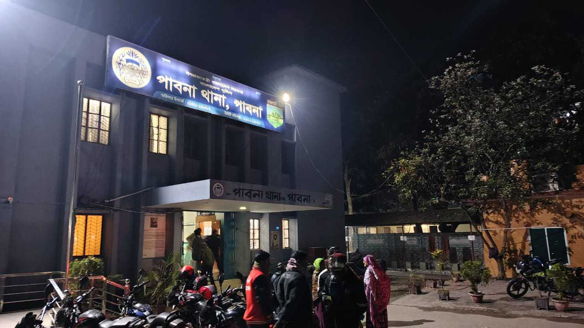 পাবনায় মাহফিলে দোকান বসানো নিয়ে বিরোধে যুবককে হত্যা