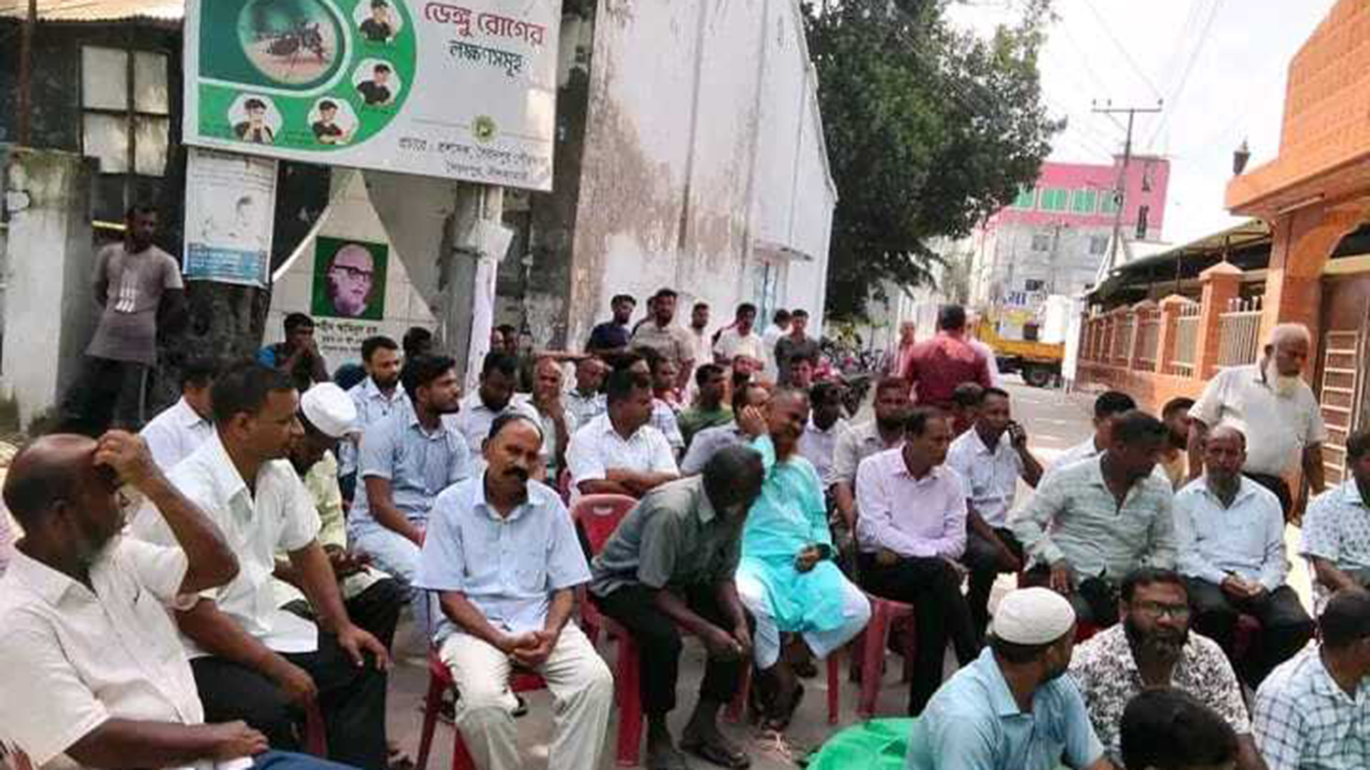 সৈয়দপুরে পৌরকর্মচারীদের কর্মবিরতি