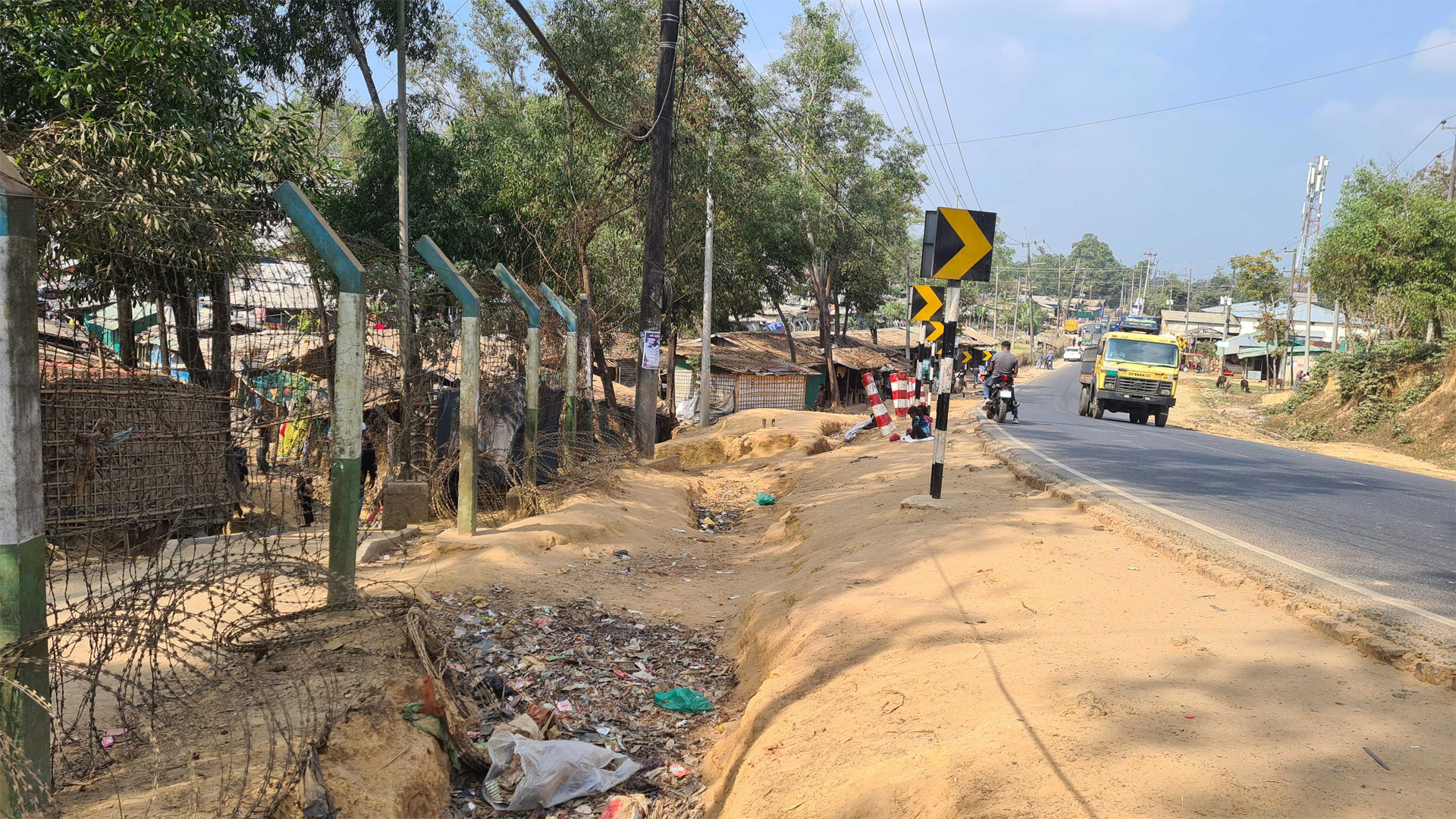 রোহিঙ্গা ক্যাম্পে ময়লার স্তূপে বস্তাবন্দি শিশুর মরদেহ উদ্ধার