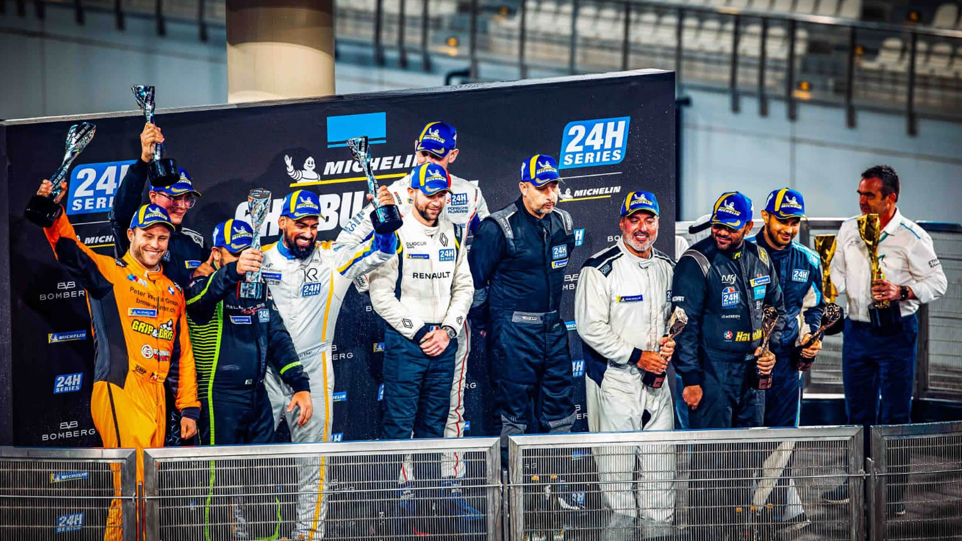 ৬ ঘণ্টার মিশেলিন আবুধাবি এন্ডুরেন্স রেসে বাংলাদেশের পডিয়াম ফিনিশ