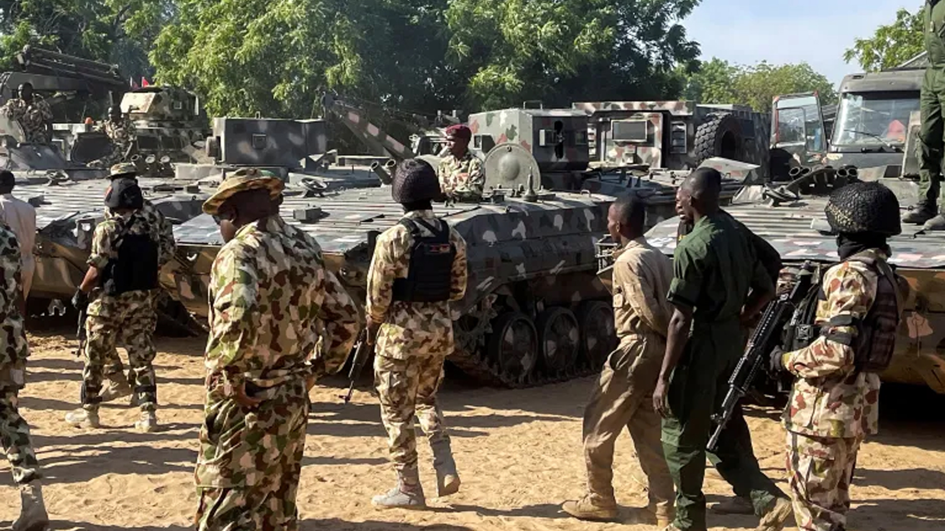 নাইজেরিয়ায় গ্রামের বাজারে বিমান হামলা, শতাধিক মানুষ নিহত হওয়ার শঙ্কা