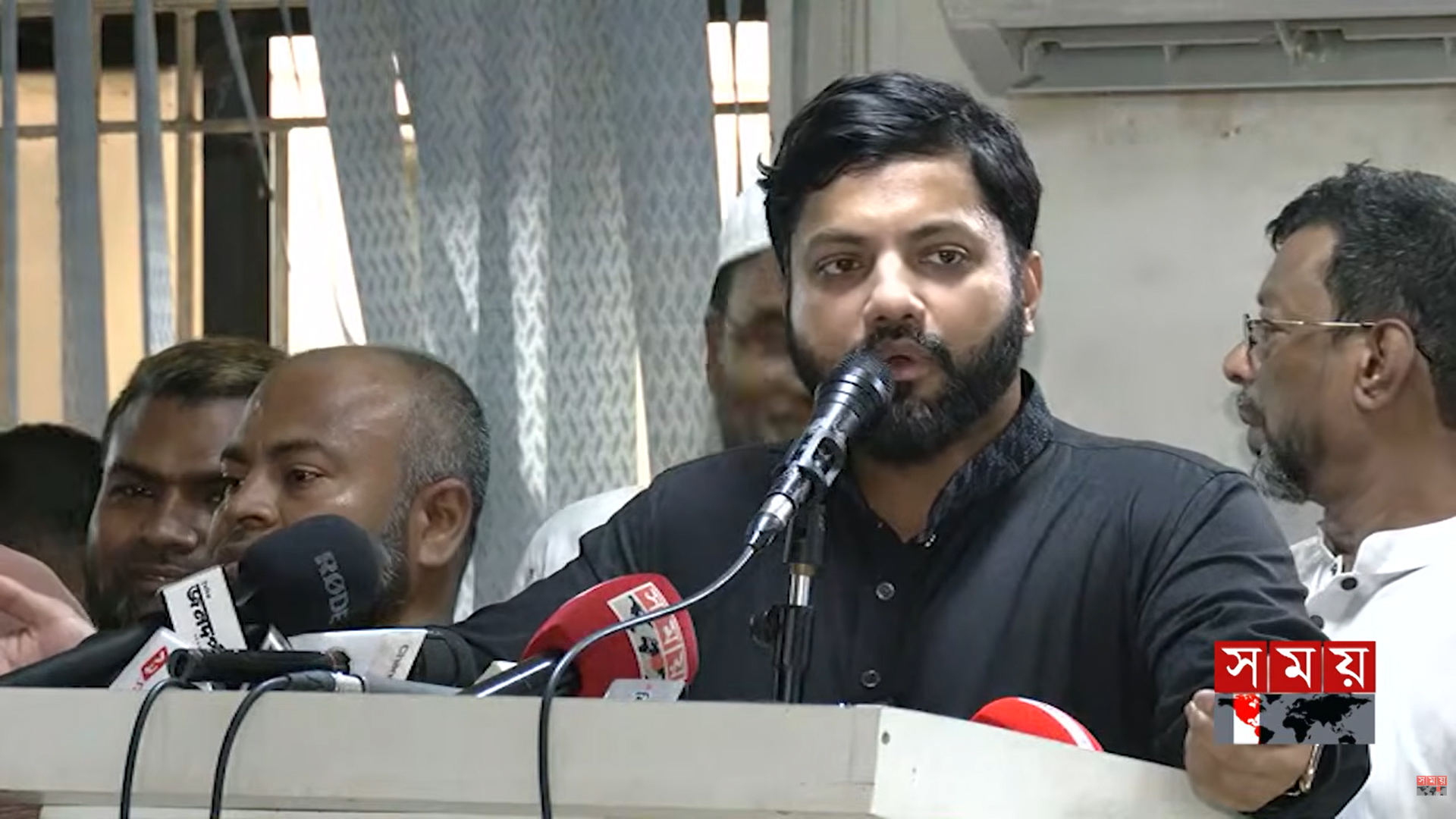 মুক্তিযুদ্ধের ইতিহাস বিকৃতি রুখতে হবে প্রকাশকদেরই: প্রতিমন্ত্রী ইশরাক