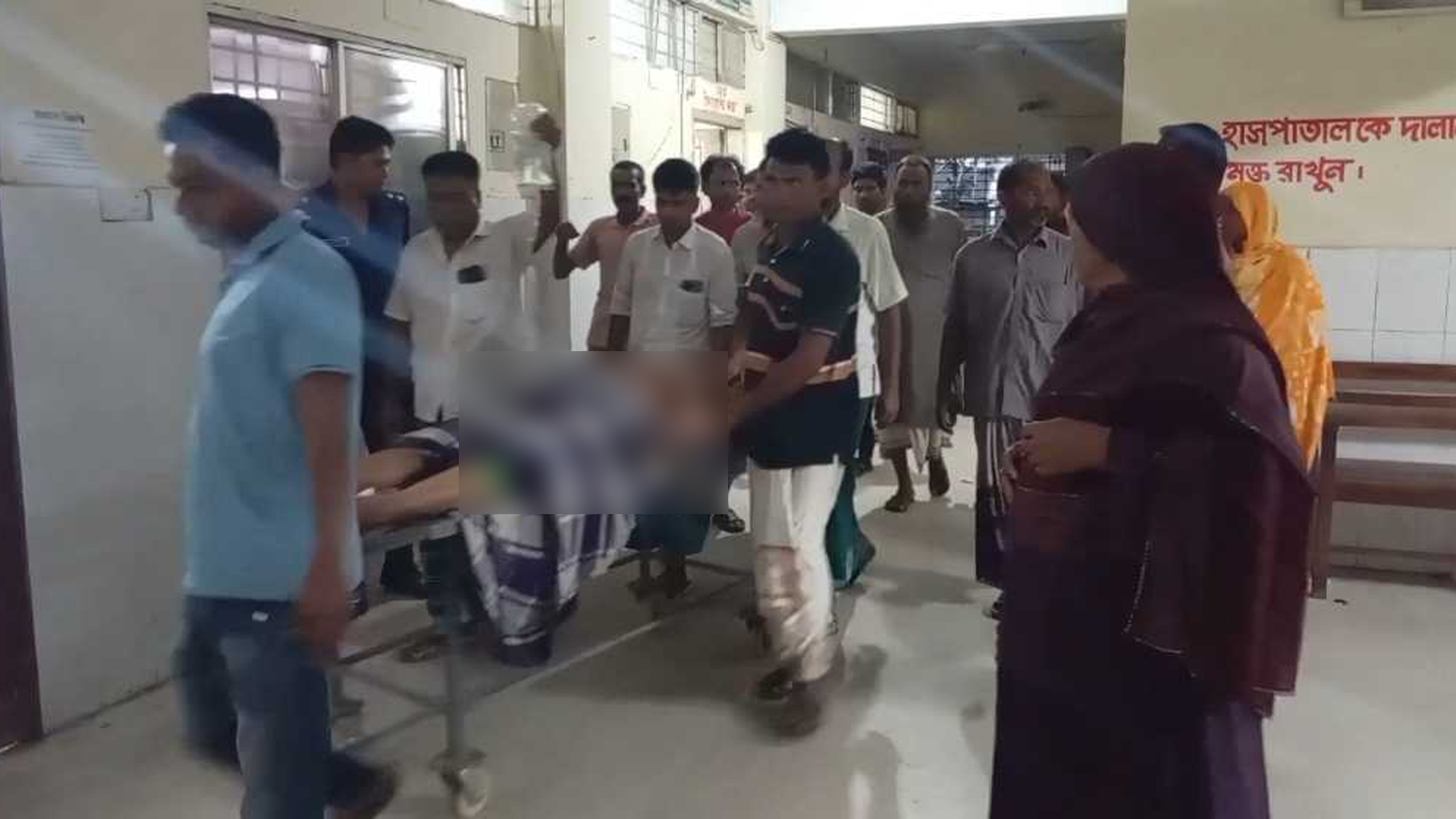 মেহেরপুরে বিএনপি কর্মীকে গুলি, লুটিয়ে পড়তেই বোমা নিক্ষেপ