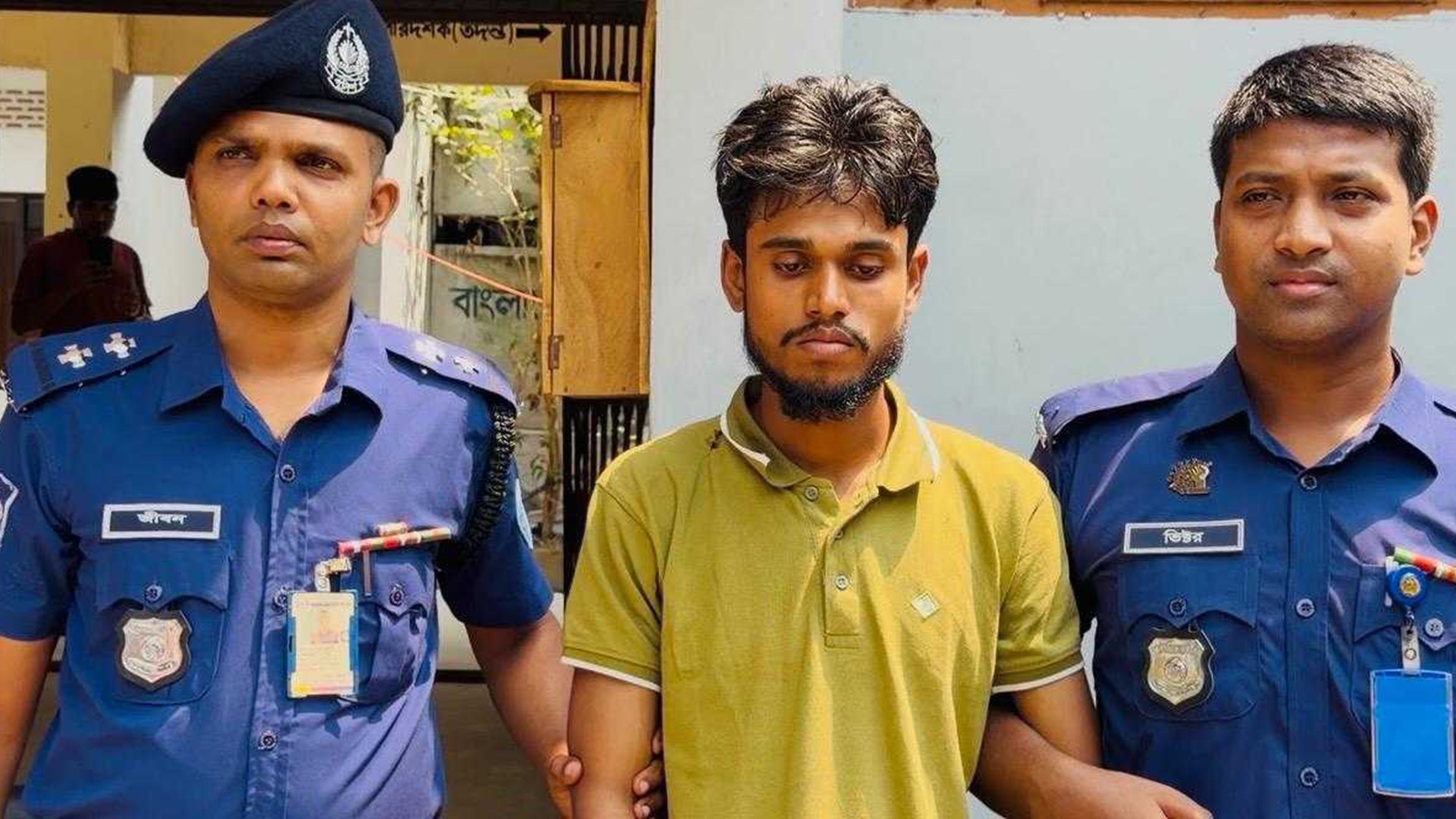 চাঁদপুরে মনজিল হত্যা: ভারতীয় সীমান্ত থেকে আটক সাগর