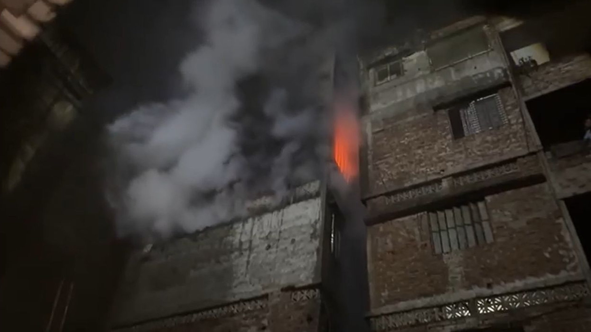 রাজধানীতে জুতার কারখানায় অগ্নিকাণ্ড