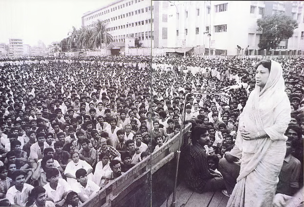 ১৯৯০ সালের অক্টোবরে রাজধানীর গুলিস্তানে বিএনপির সমাবেশে খালেদা জিয়া।