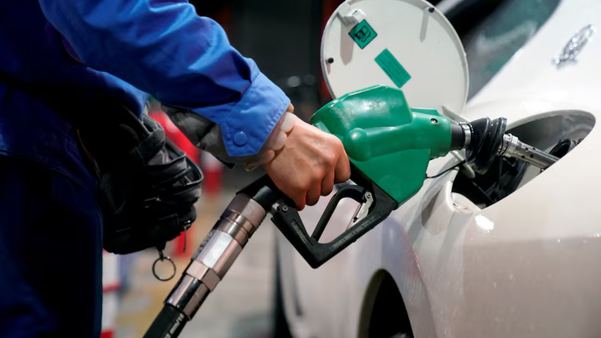 জ্বালানি বাজারের ধাক্কা ইউরোপেও, পরিস্থিতি খারাপ হওয়ার শঙ্কা