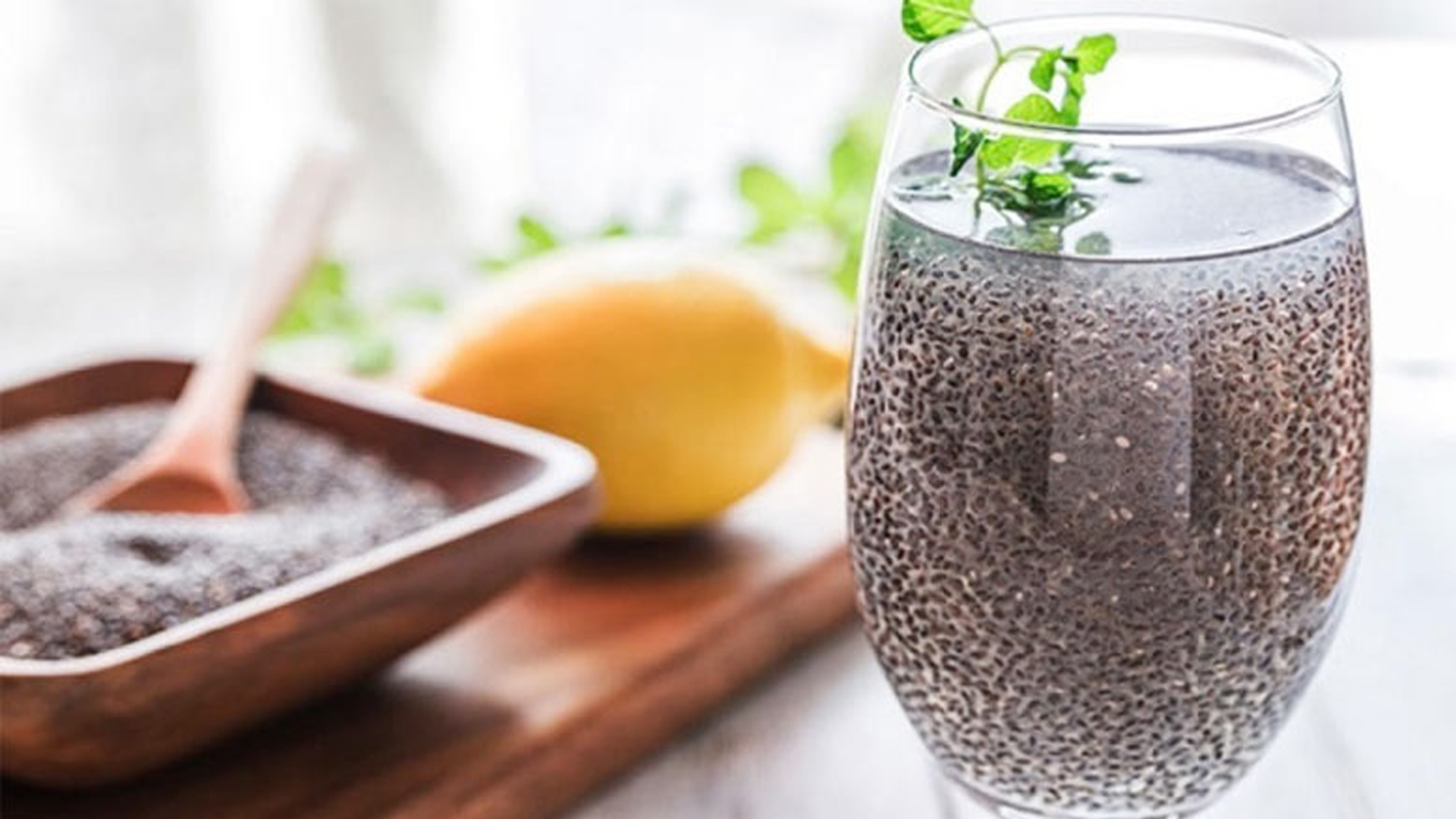 চিয়া সিডের সঙ্গে এই ৪ উপাদান মিশিয়ে খেলে কী হয়?