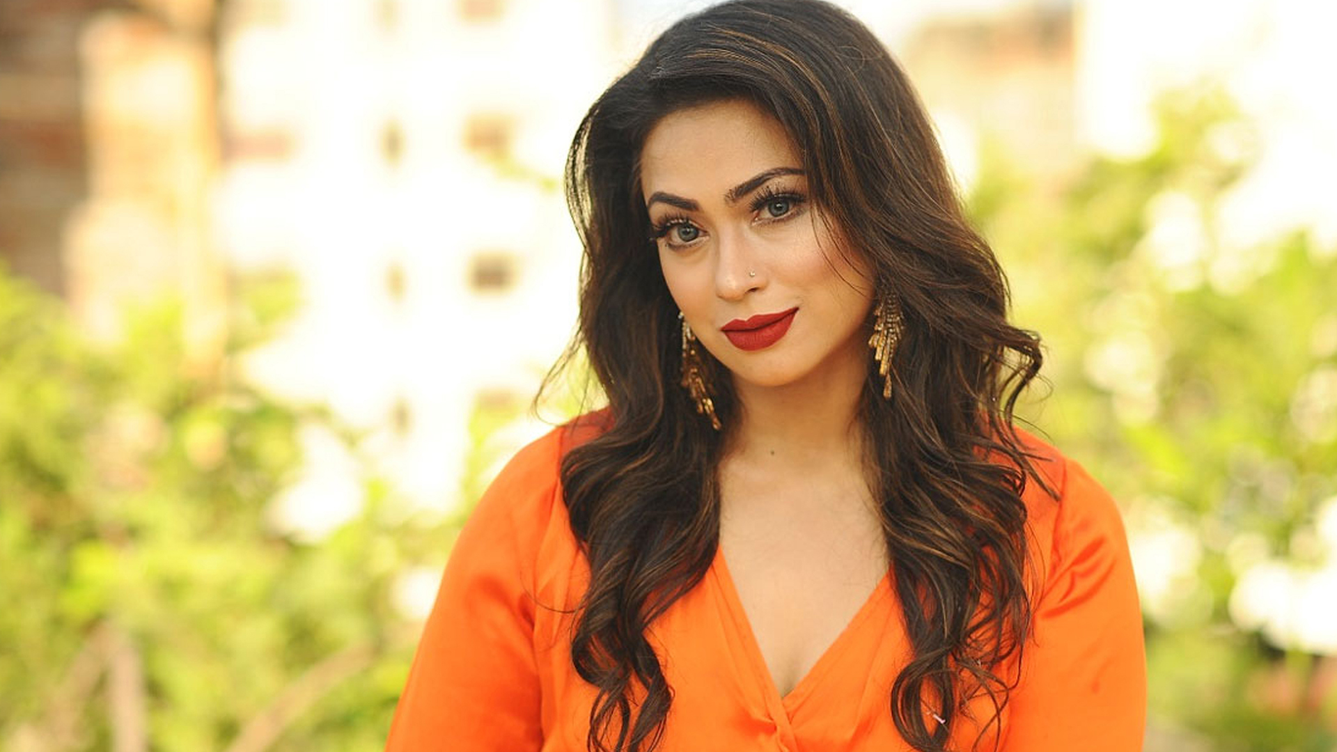 চিত্রনায়িকা পপির বিরুদ্ধে আইনি নোটিশ