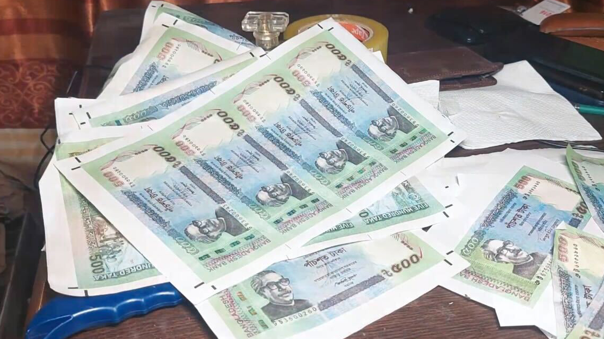 টঙ্গীতে জাল টাকা কারখানায় র্যাবের অভিযান, আটক ৩