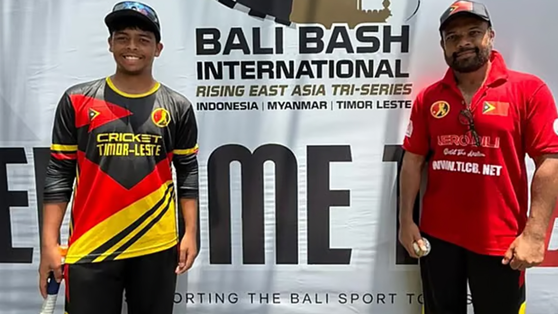 একসঙ্গে খেলে আন্তর্জাতিক ক্রিকেটে বাবা-ছেলের ইতিহাস