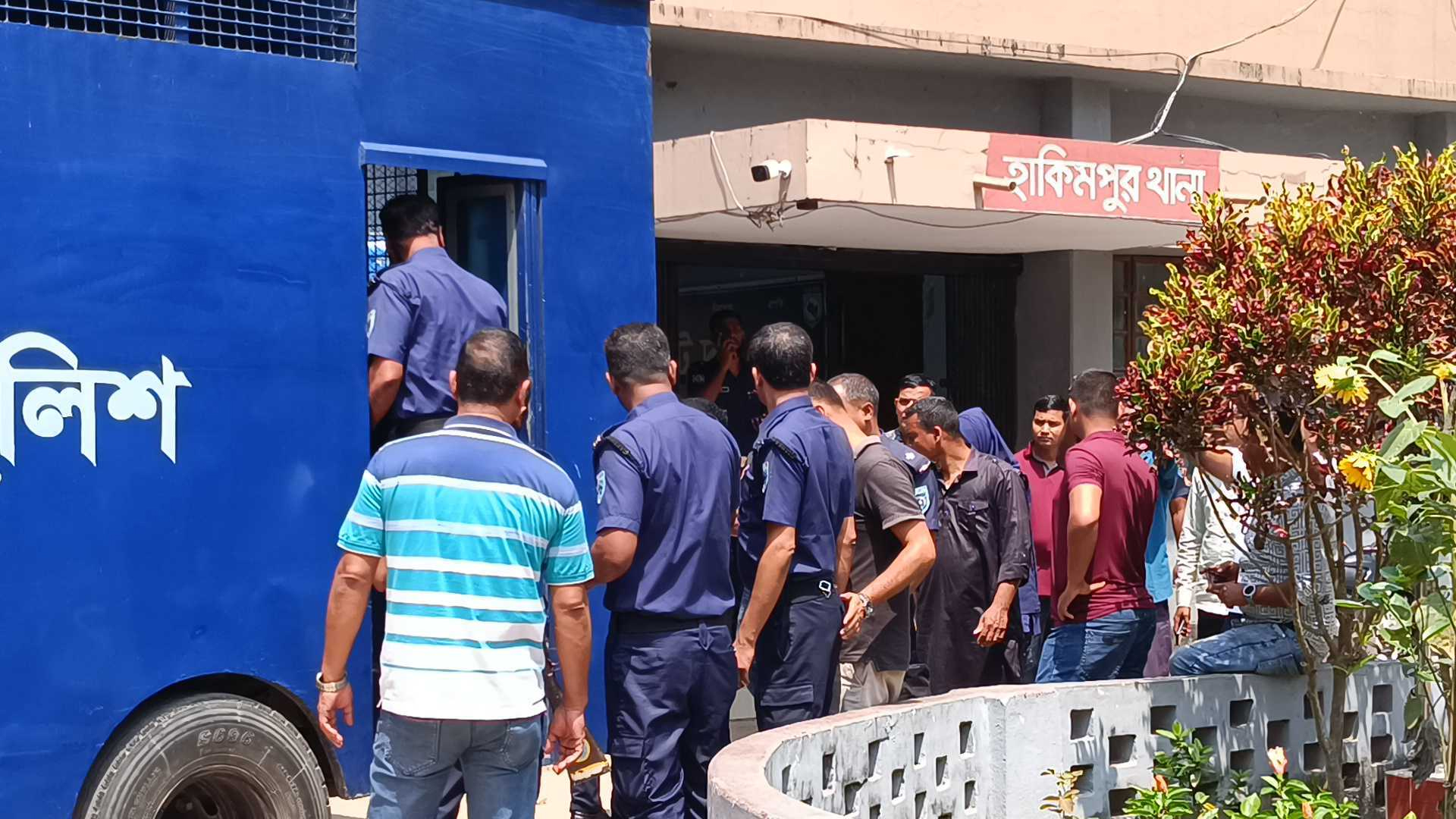 হাকিমপুর উপজেলা প্রাণিসম্পদ কর্মকর্তা কারাগারে