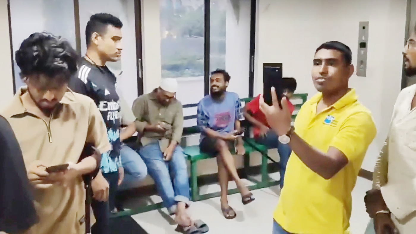 জুলাই ফাউন্ডেশনকে সময় বেঁধে দিলেন আহতরা