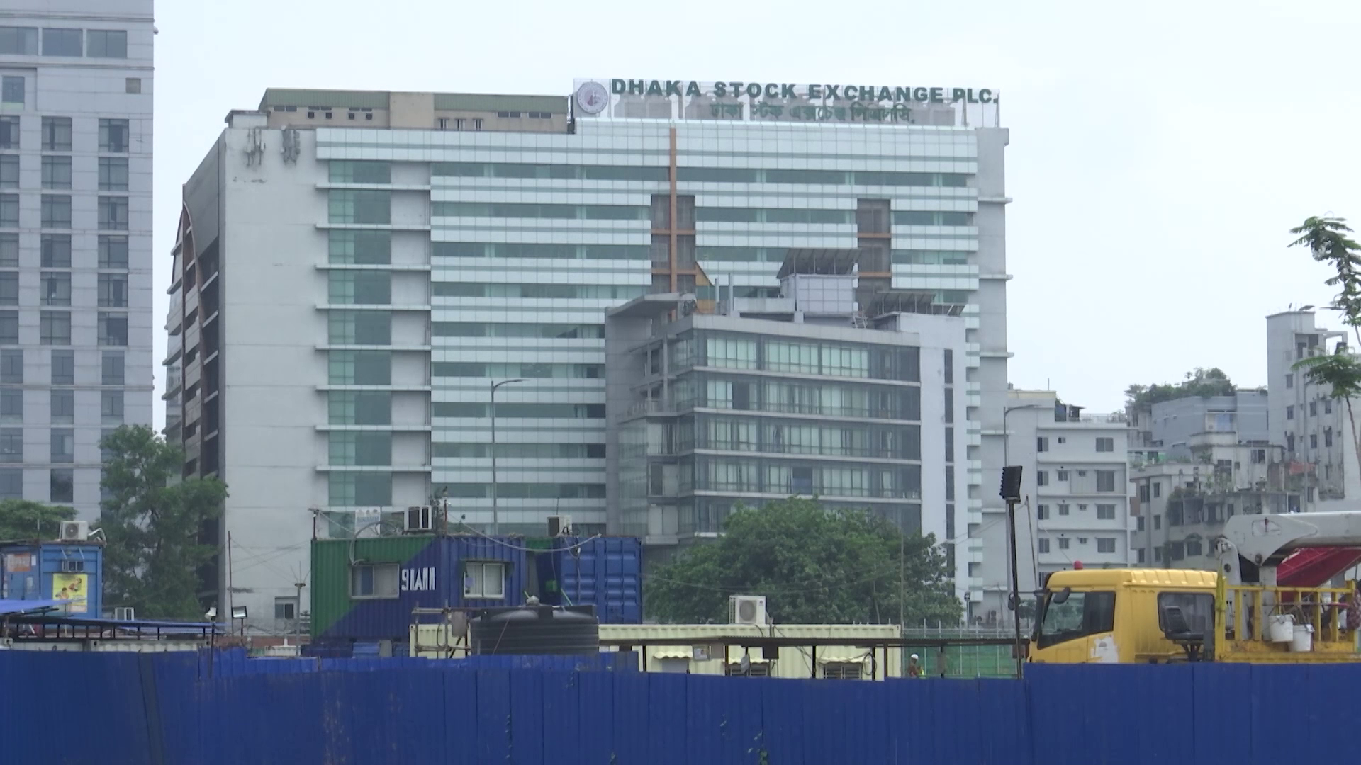 ব্যবসায়ীরা ব্যাংকঋণের ওপর বেশি নির্ভরশীল, আইপিও আসছে না পুঁজিবাজারে