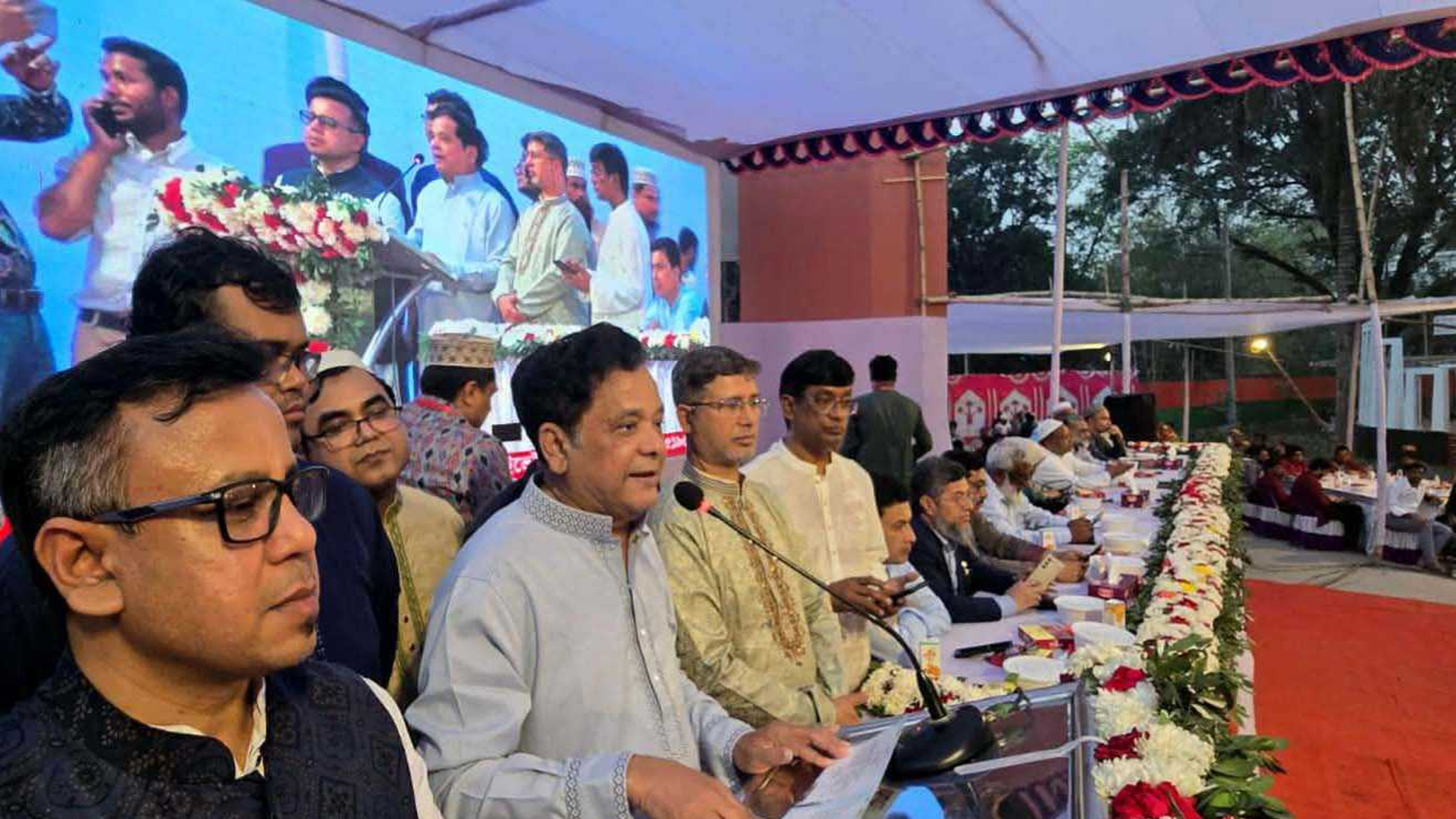 চিকিৎসাসেবাকে ঢেলে সাজাতে ব্যাপক কর্মপরিকল্পনা গ্রহণ করেছে সরকার