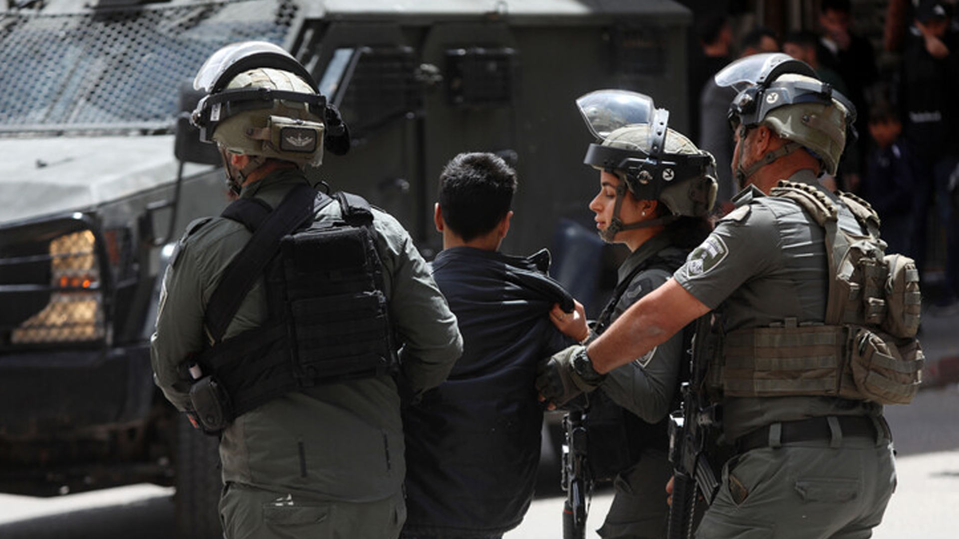 নির্যাতনের শিকার ফিলিস্তিনি শিশুর ভিডিও শেয়ার করলেন দ. কোরিয়ার প্রেসিডেন্ট