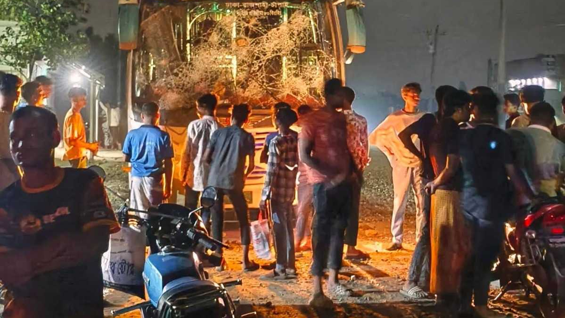 পেট্রোল পাম্পে তেল নিতে যাওয়ার পথে বাসচাপায় যুবক নিহত