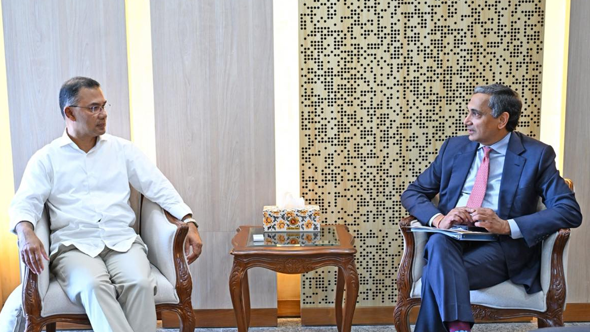 প্রধানমন্ত্রীর সঙ্গে আইএমএফ পরিচালকের সৌজন্য সাক্ষাৎ