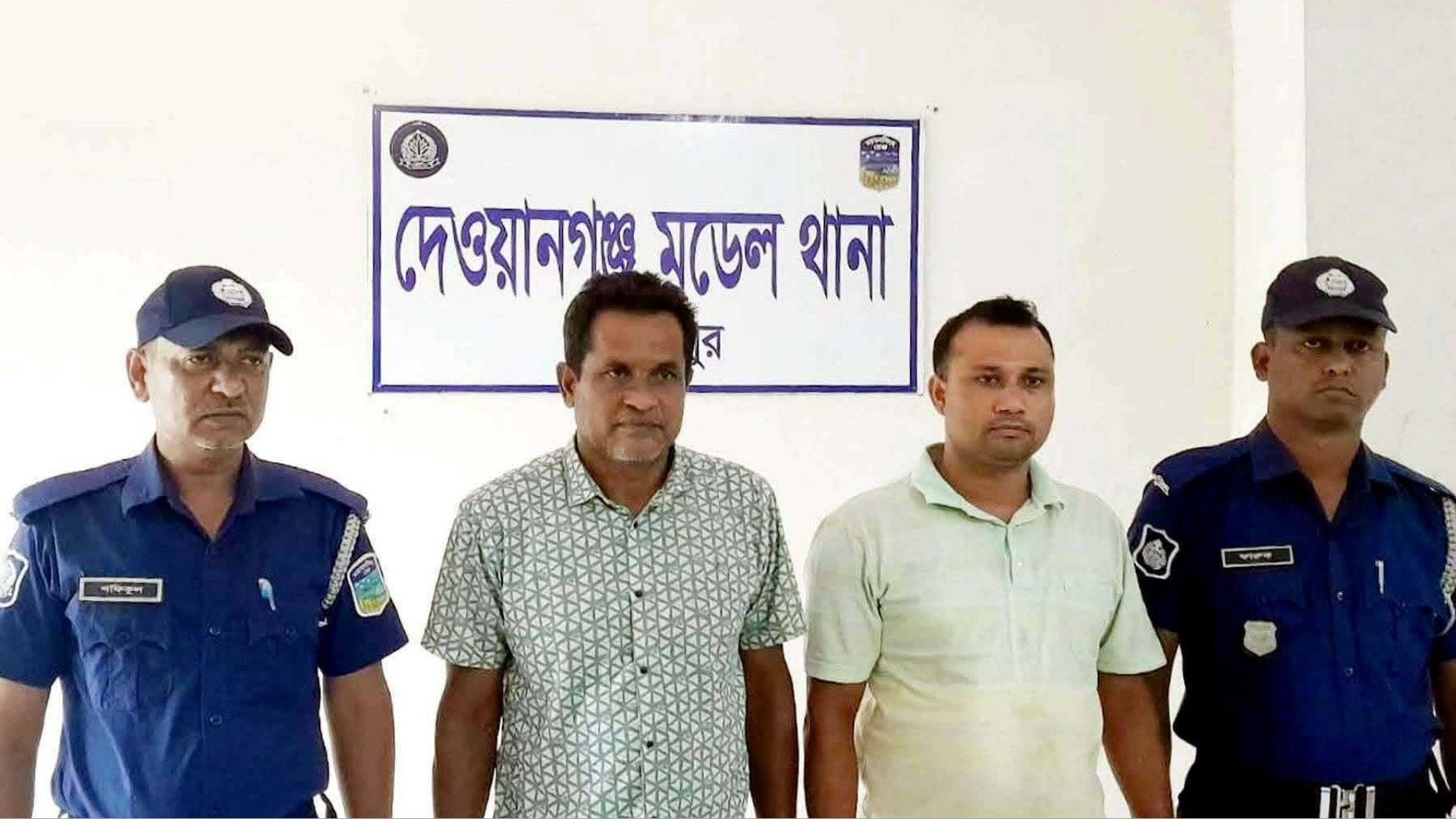 টানা দুই দিন ককটেল বিস্ফোরণ, দুই আ.লীগ নেতা গ্রেফতার