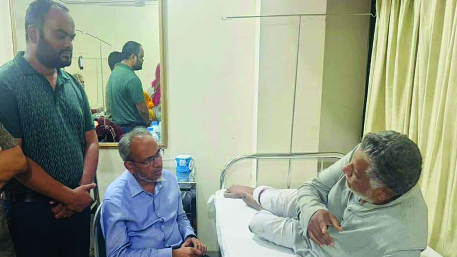 জাতীয় গণতান্ত্রিক পার্টির সভাপতিকে কুপিয়ে জখম