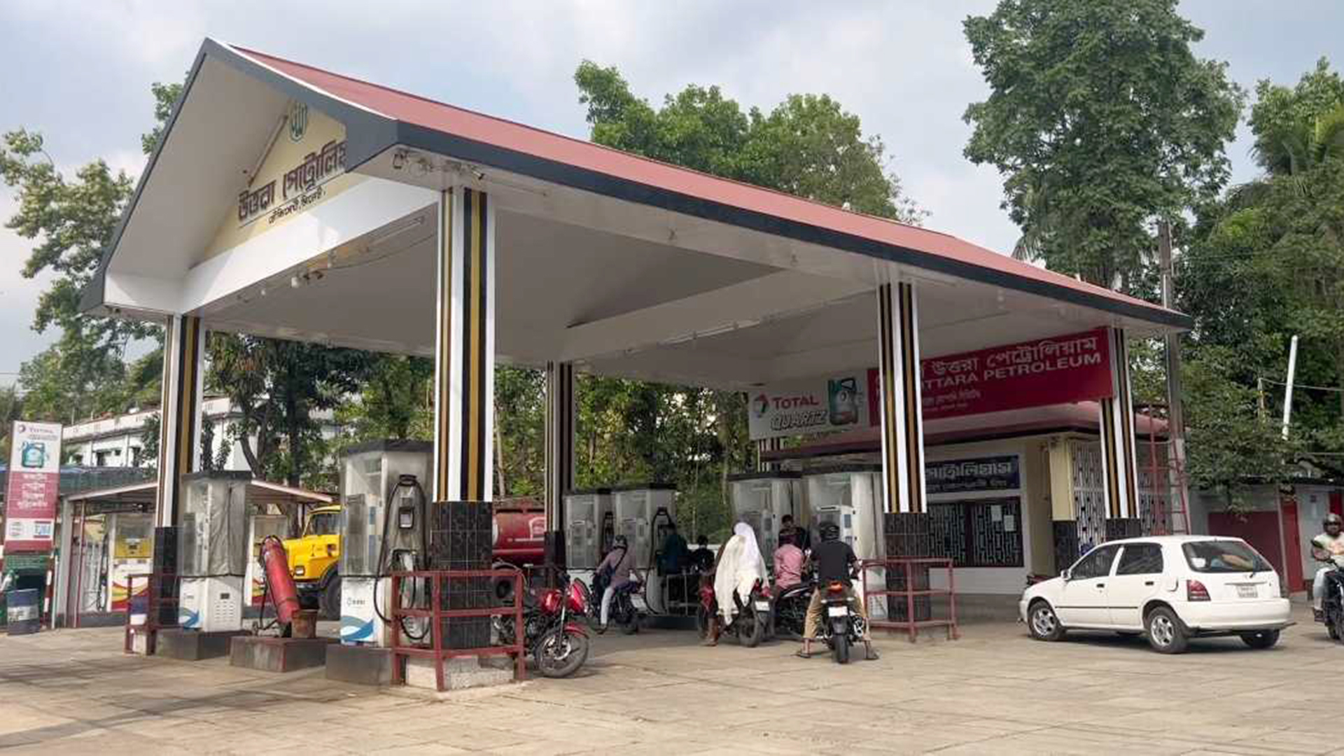 সিলেটে সব পেট্রল পাম্প ও সিএনজি স্টেশন বন্ধ ঘোষণা