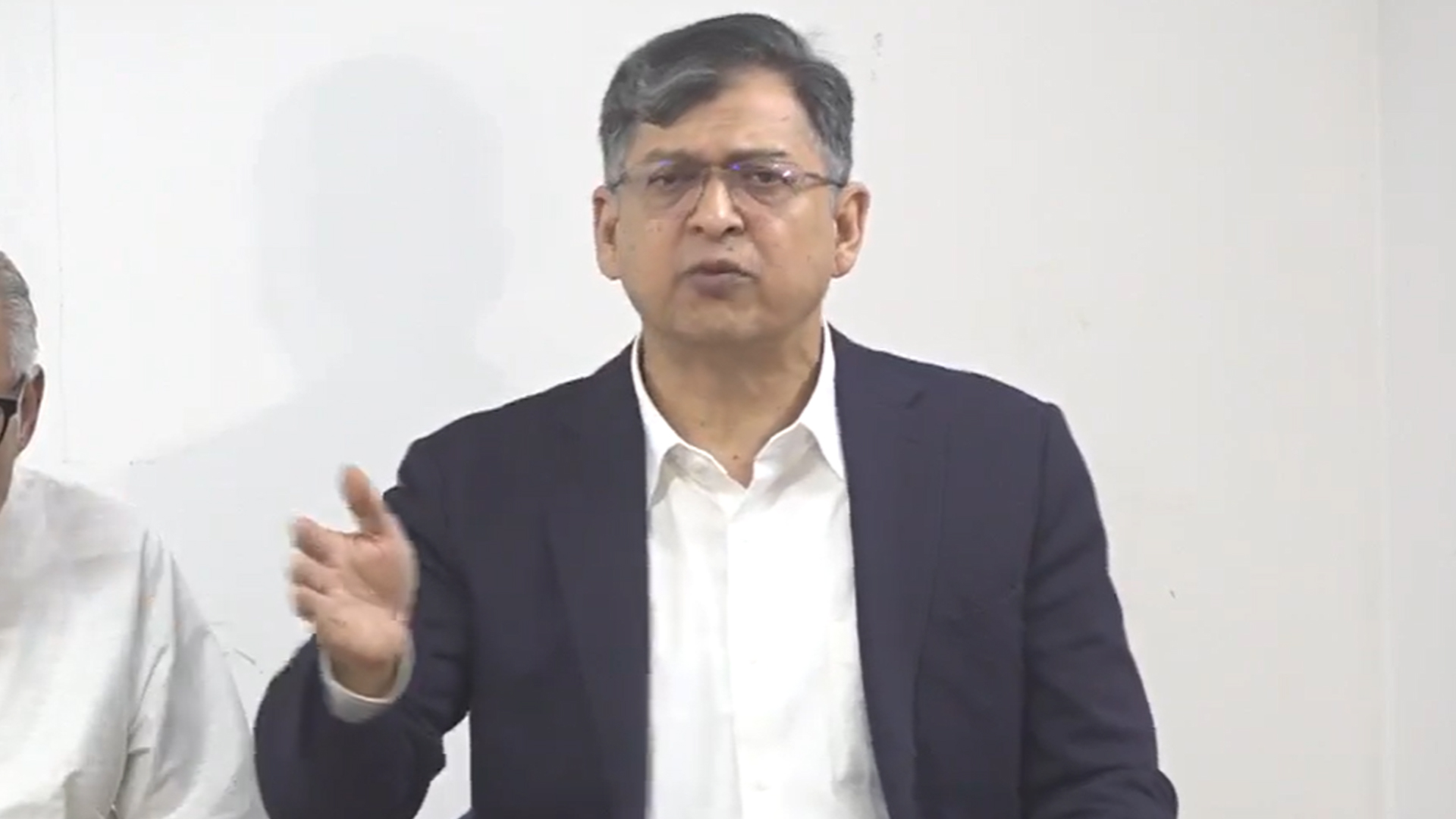 শিগগিরই দেশে ফিরছেন তারেক রহমান: সালাহউদ্দিন আহমদ