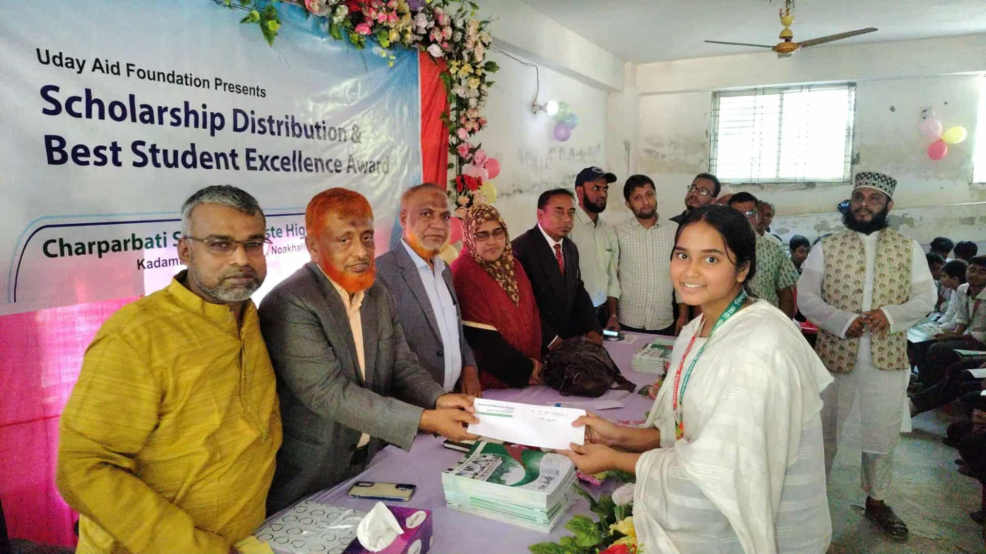 কোম্পানীগঞ্জে মেধাবী শিক্ষার্থীদের নগদ অর্থ ও ক্রেস্ট বিতরণ