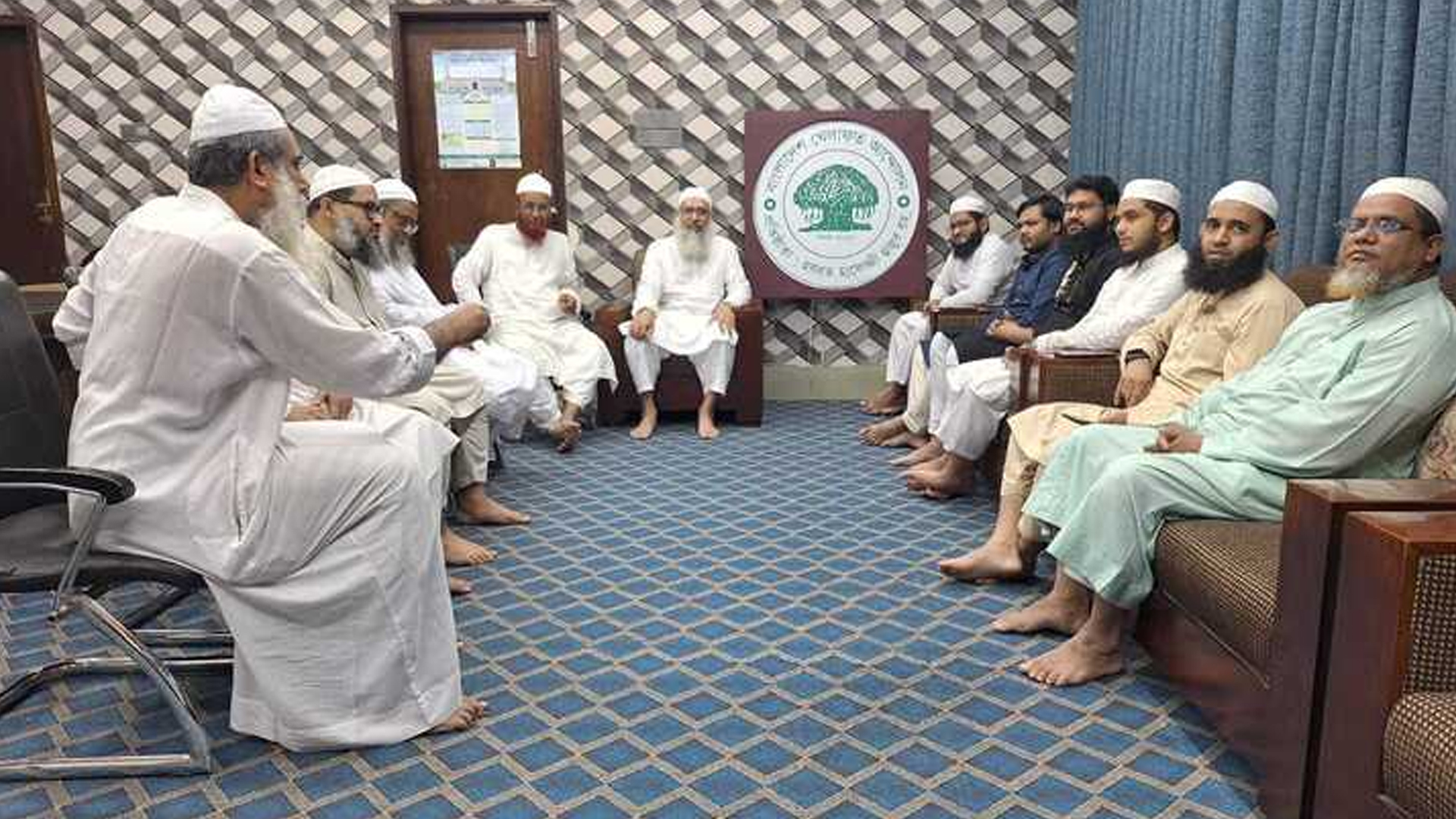 জাতীয় পার্টিসহ ১৪ দলের কার্যক্রম স্থগিতে ঐকমত্য