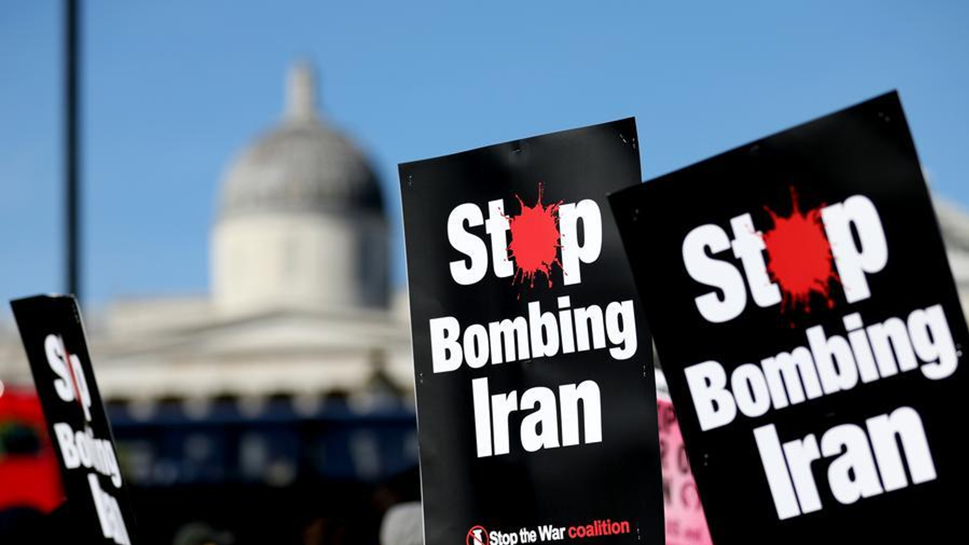 যুক্তরাষ্ট্র-যুক্তরাজ্যে যুদ্ধবিরোধী বিক্ষোভ অব্যাহত