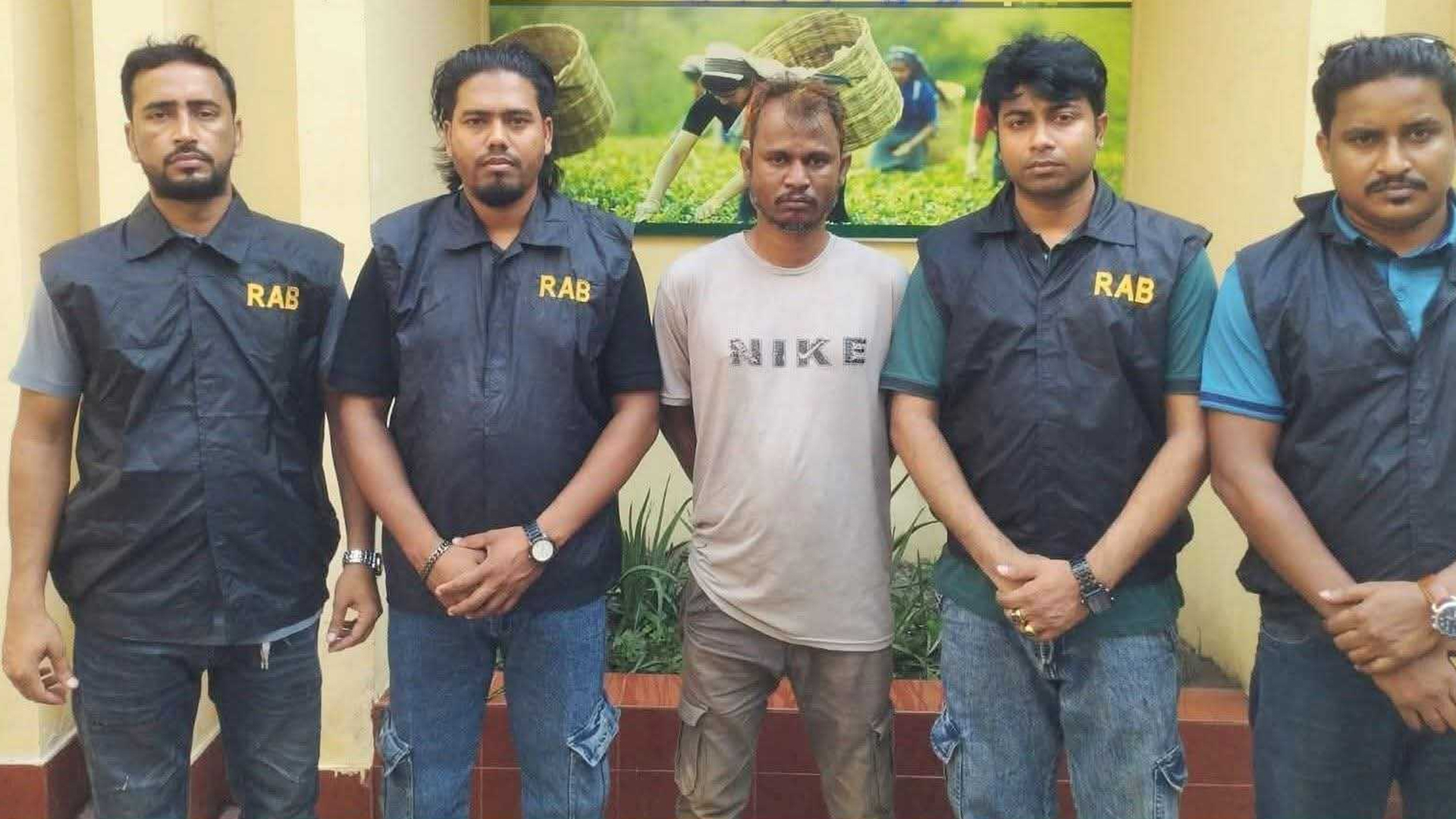 মৌলভীবাজারে বাবাকে ছুরিকাঘাতে হত্যা, ছেলে আটক