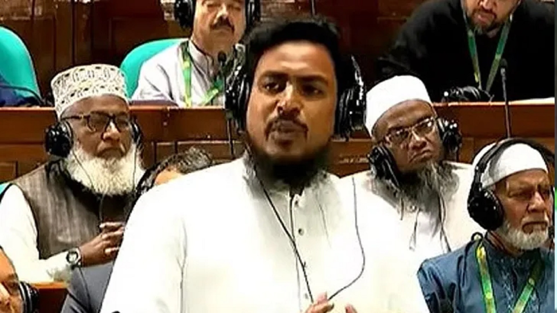 সংস্কারের ঘোড়াকে লাগাম পরাতে চায় বিএনপি, সংসদে আখতার হোসেন