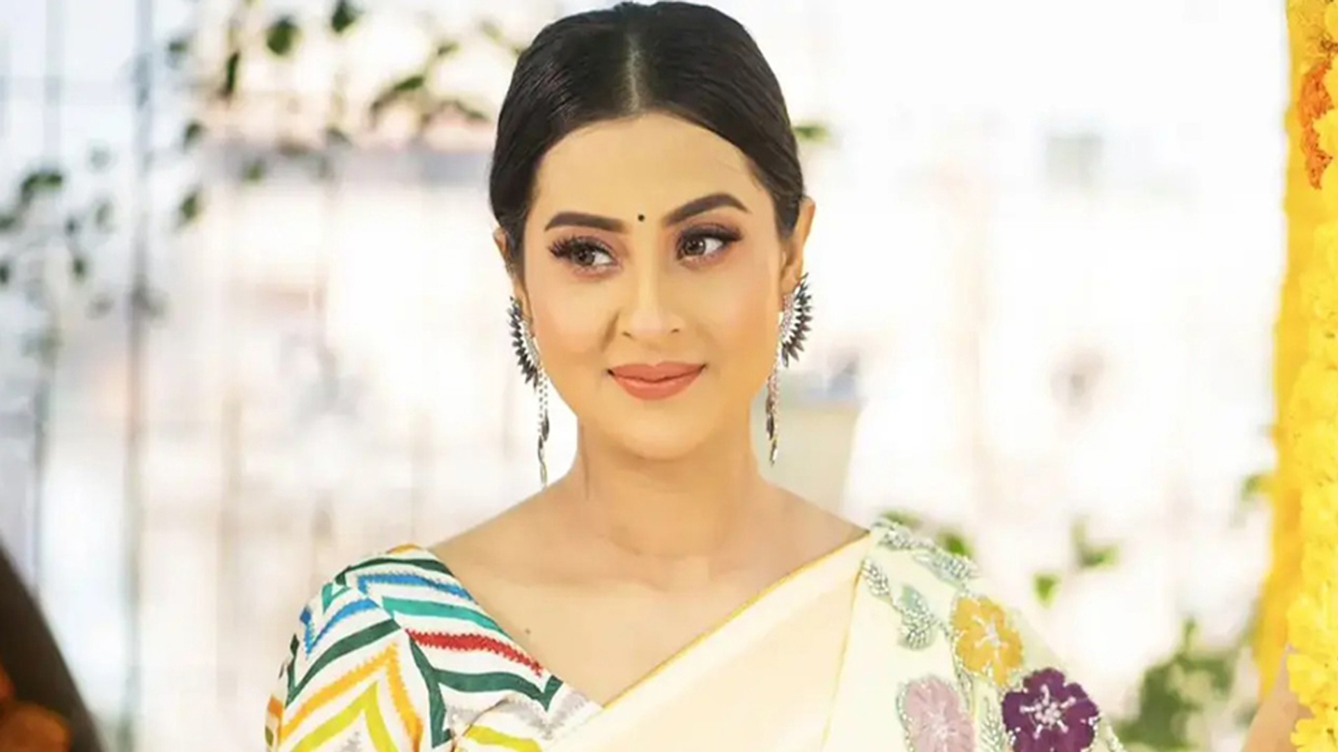বুবলীর কন্যা ভূমিষ্ঠ হয়েছে কোথায়?