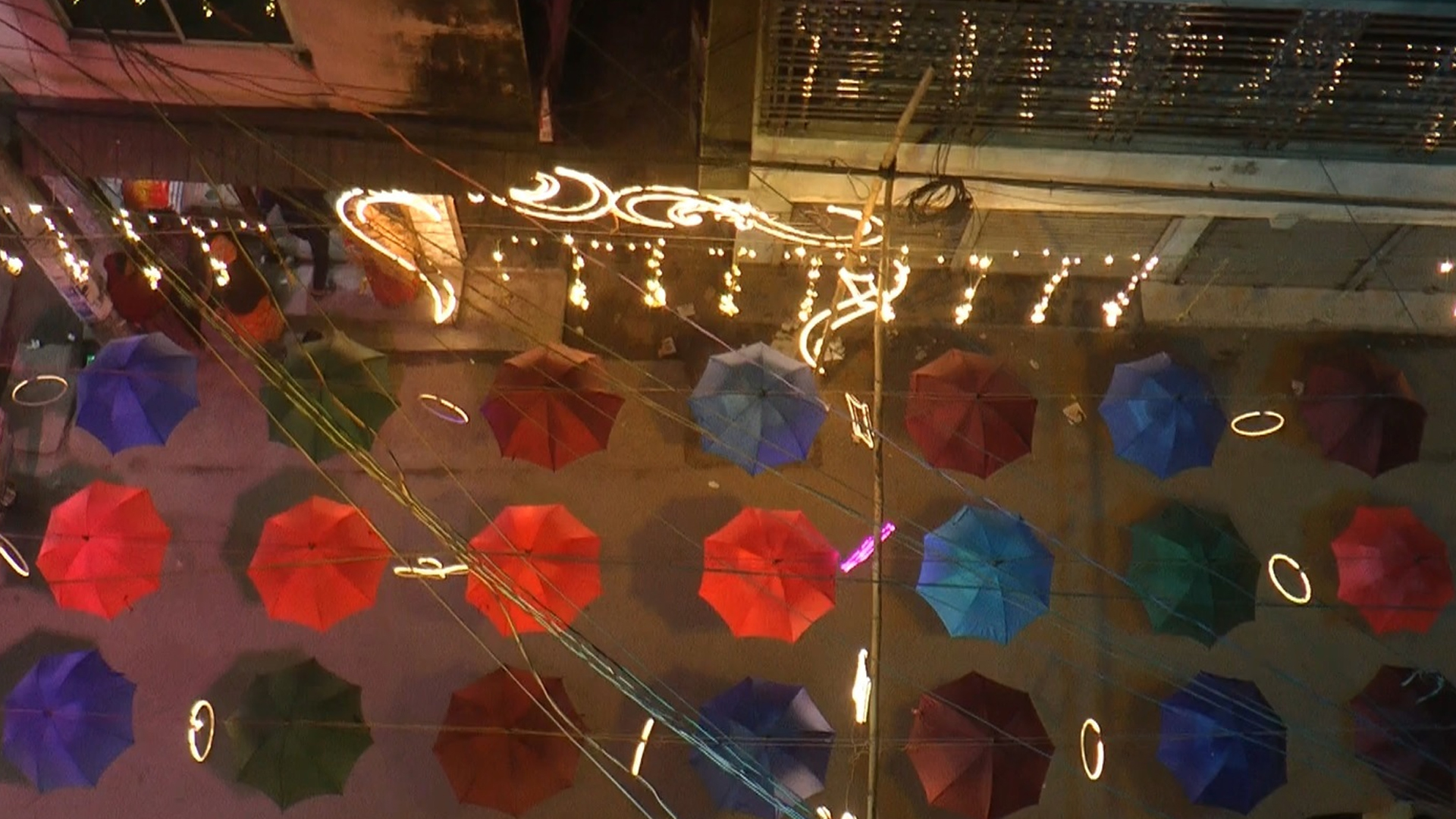 সরস্বতী পূজা ঘিরে মাদারীপুরে মনোমুগ্ধকর আলোকসজ্জা, নিরাপত্তার স্বার্থে বন্ধ শোভাযাত্রা