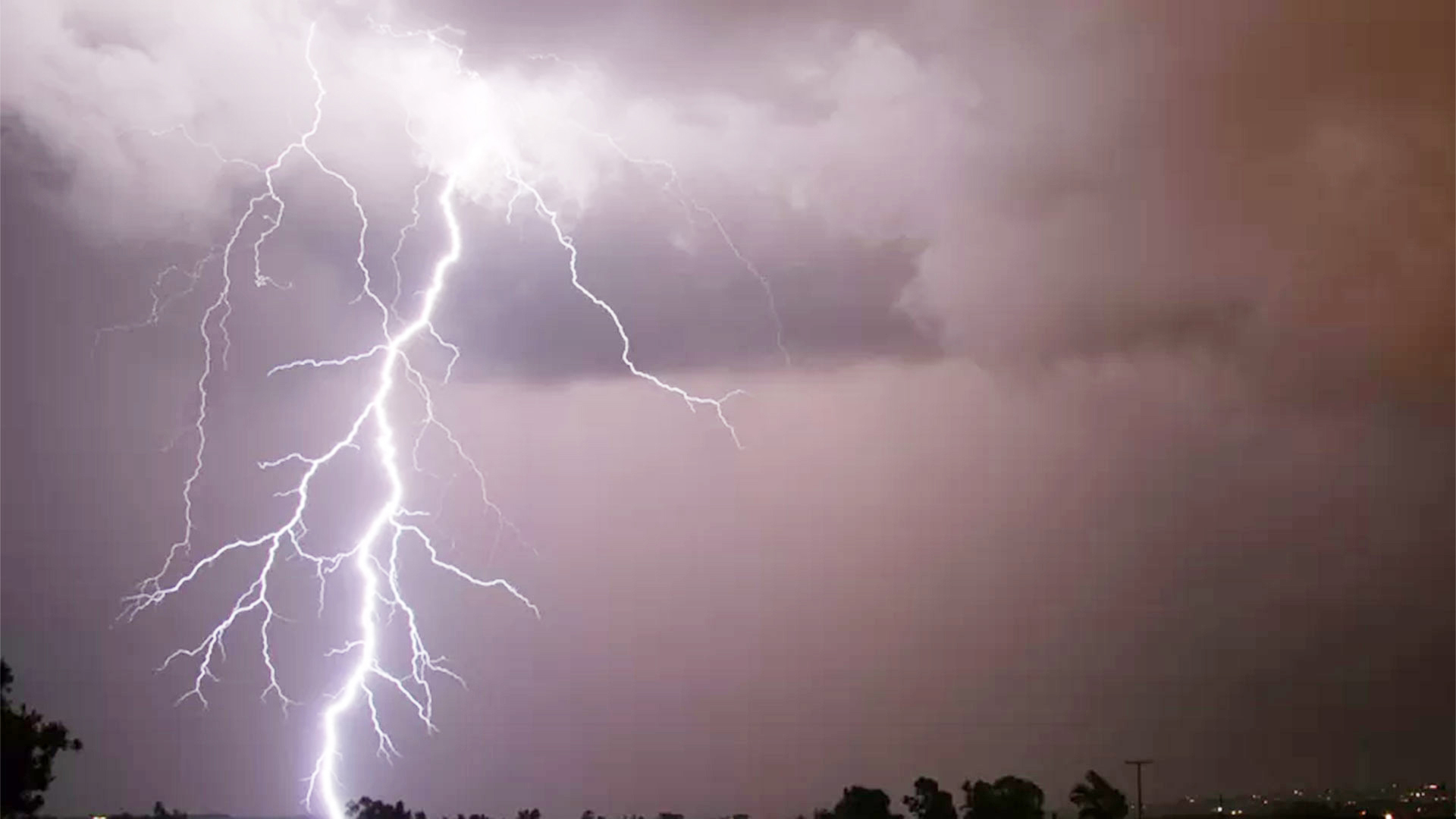 ব্রাহ্মণবাড়িয়া ও কিশোরগঞ্জে বজ্রপাতে দুজনের মৃত্যু