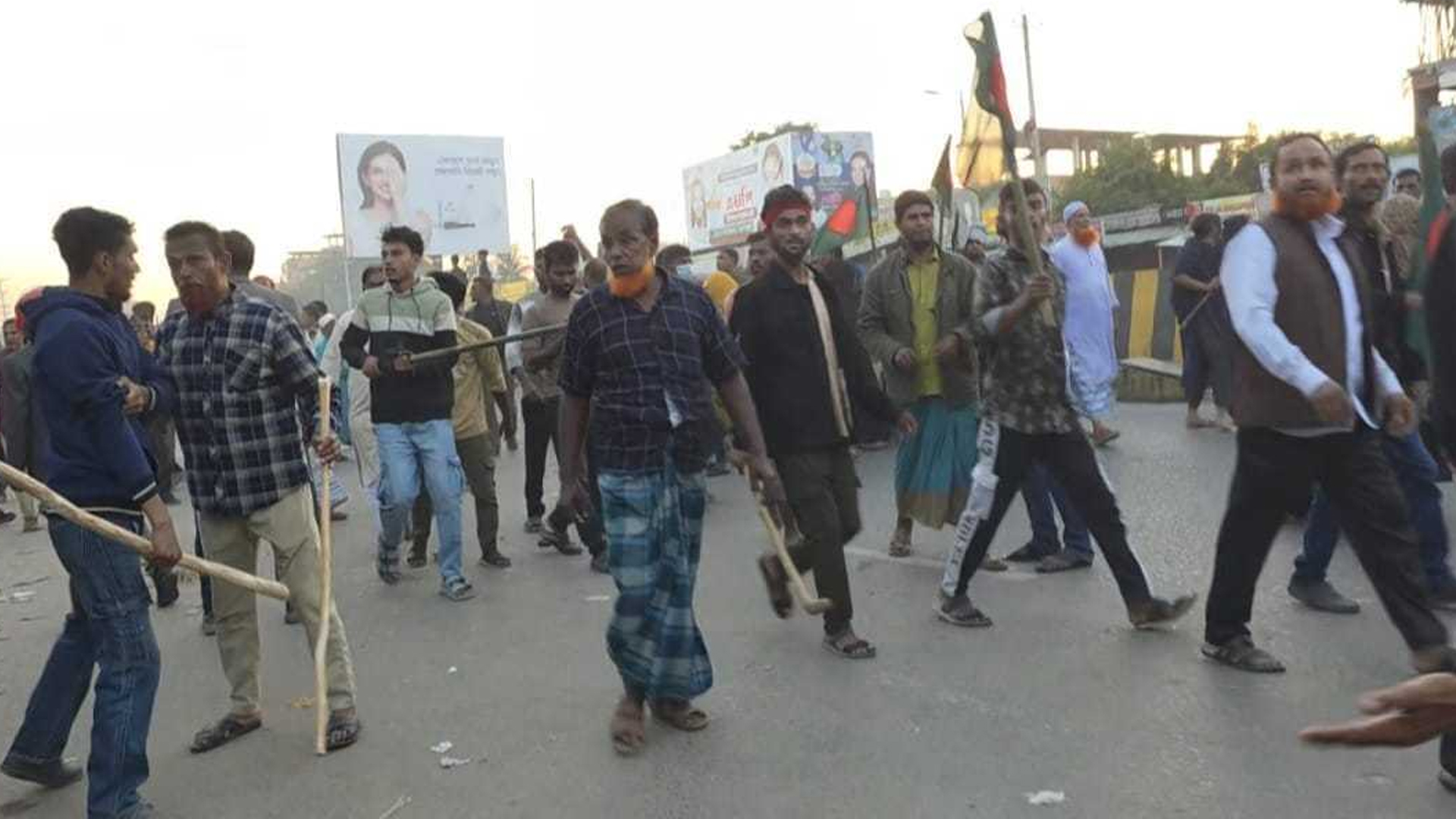 মধুপুরে বিএনপির দুপক্ষের সংঘর্ষ, ক্লিনিক ভাঙচুর