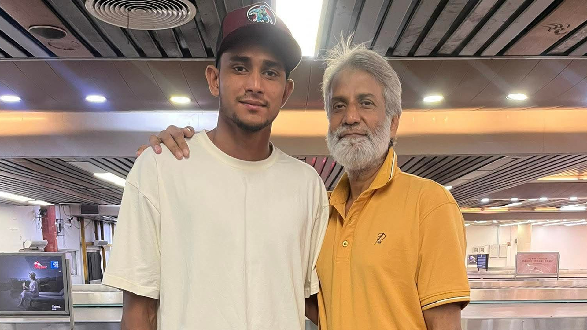 পিএসএল চ্যাম্পিয়ন হয়ে দেশে ফিরলেন নাহিদ রানা