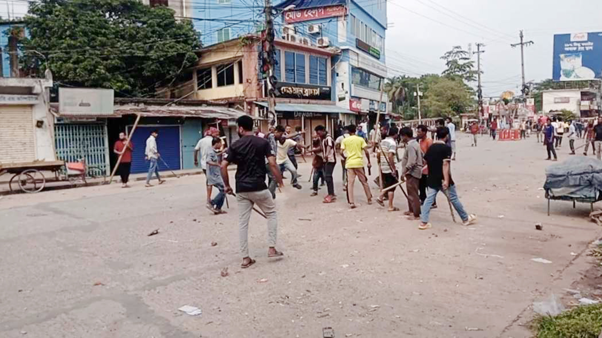 দুপক্ষের সংঘর্ষে আহত ৭, ঢাকা-সিলেট মহাসড়কে যান চলাচল বিঘ্নিত