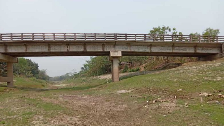 দখল আর দূষণে ভরাট রাজবাড়ীর খরস্রোতা চন্দনা