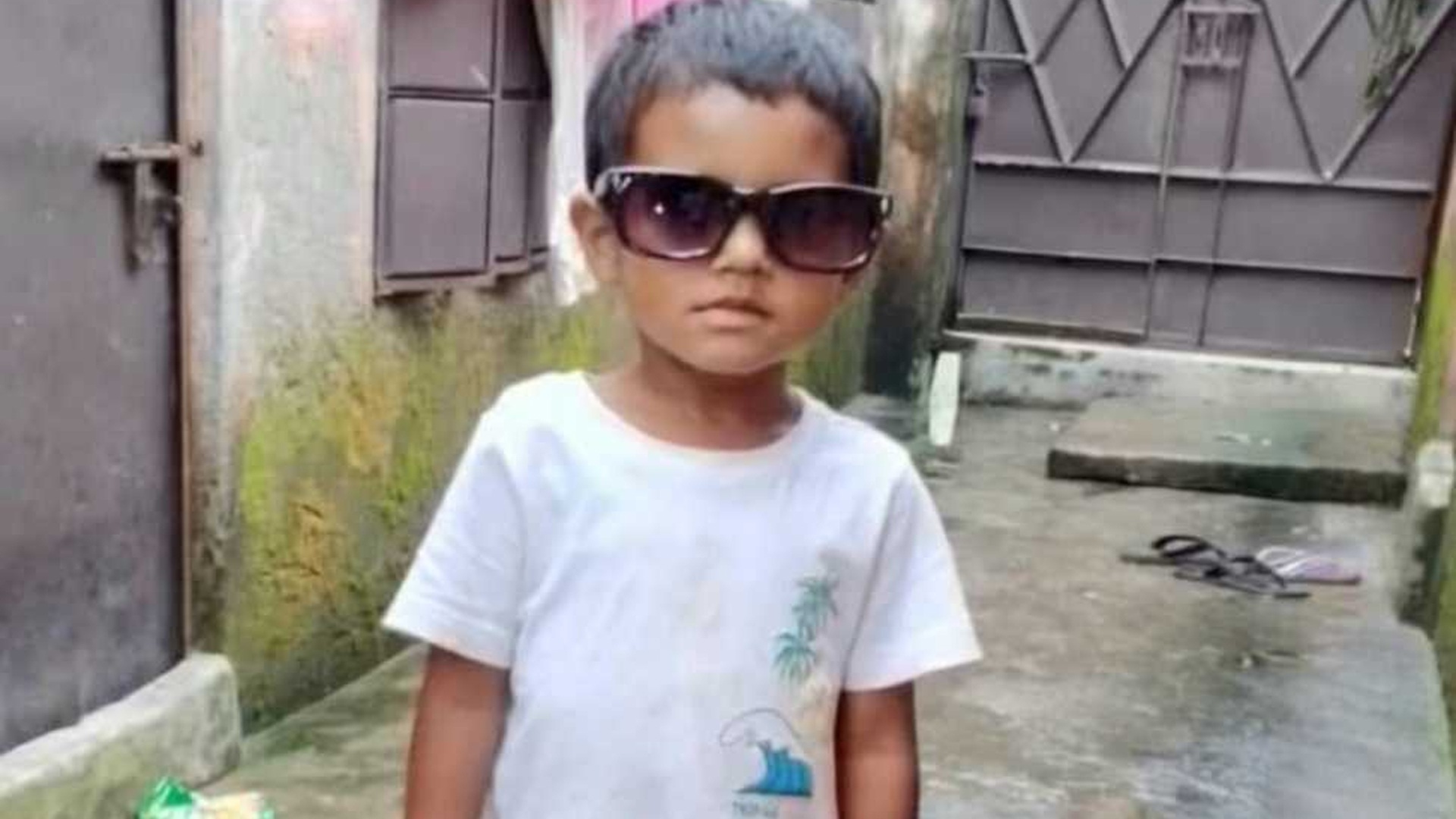 নারায়ণগঞ্জে নির্মাণাধীন ভবনের পাইলিংয়ের পাইপ পড়ে শিশুর মৃত্যু