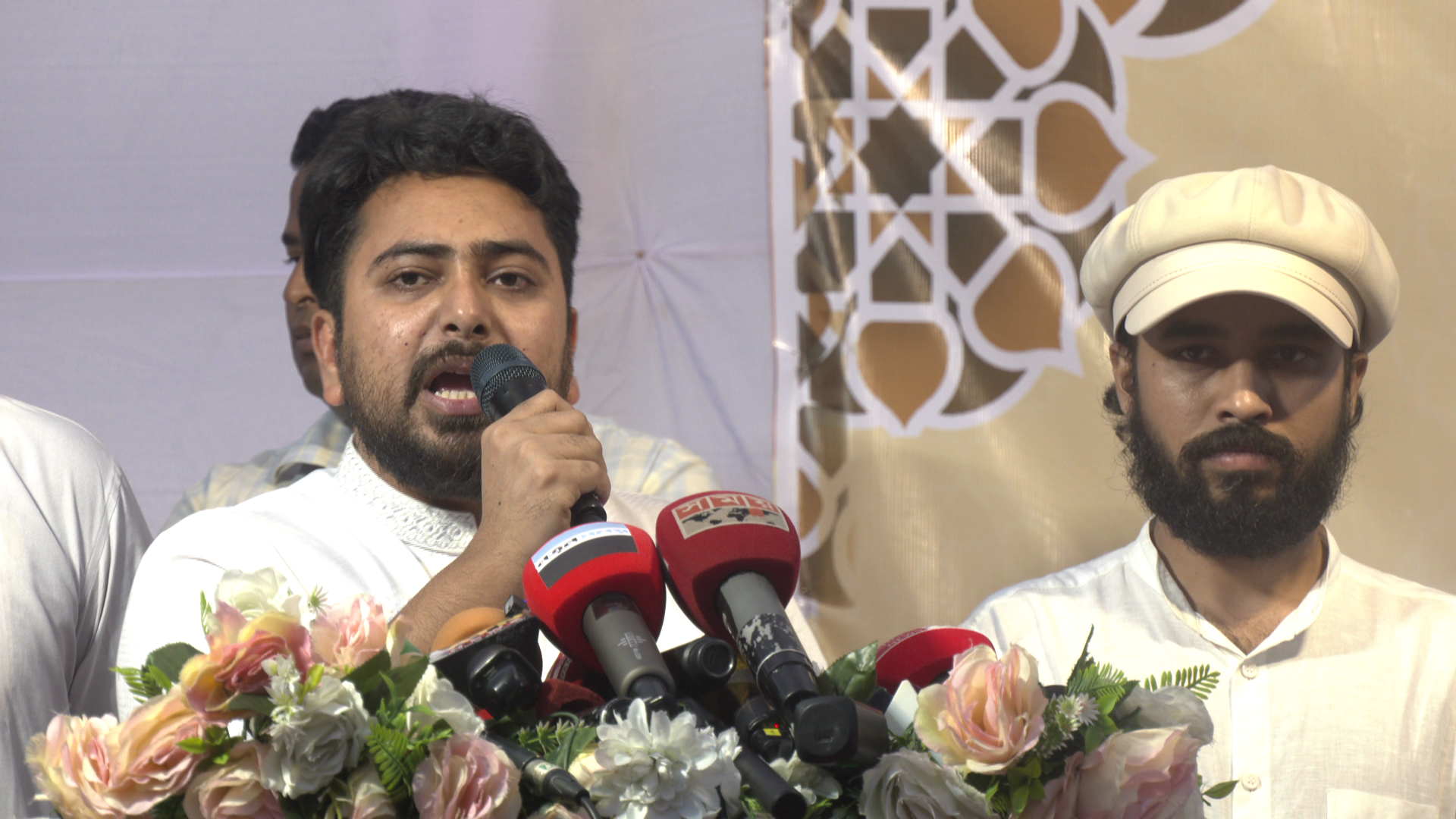 নতুন রাষ্ট্রপতি নির্বাচিত করার দাবি নাহিদের